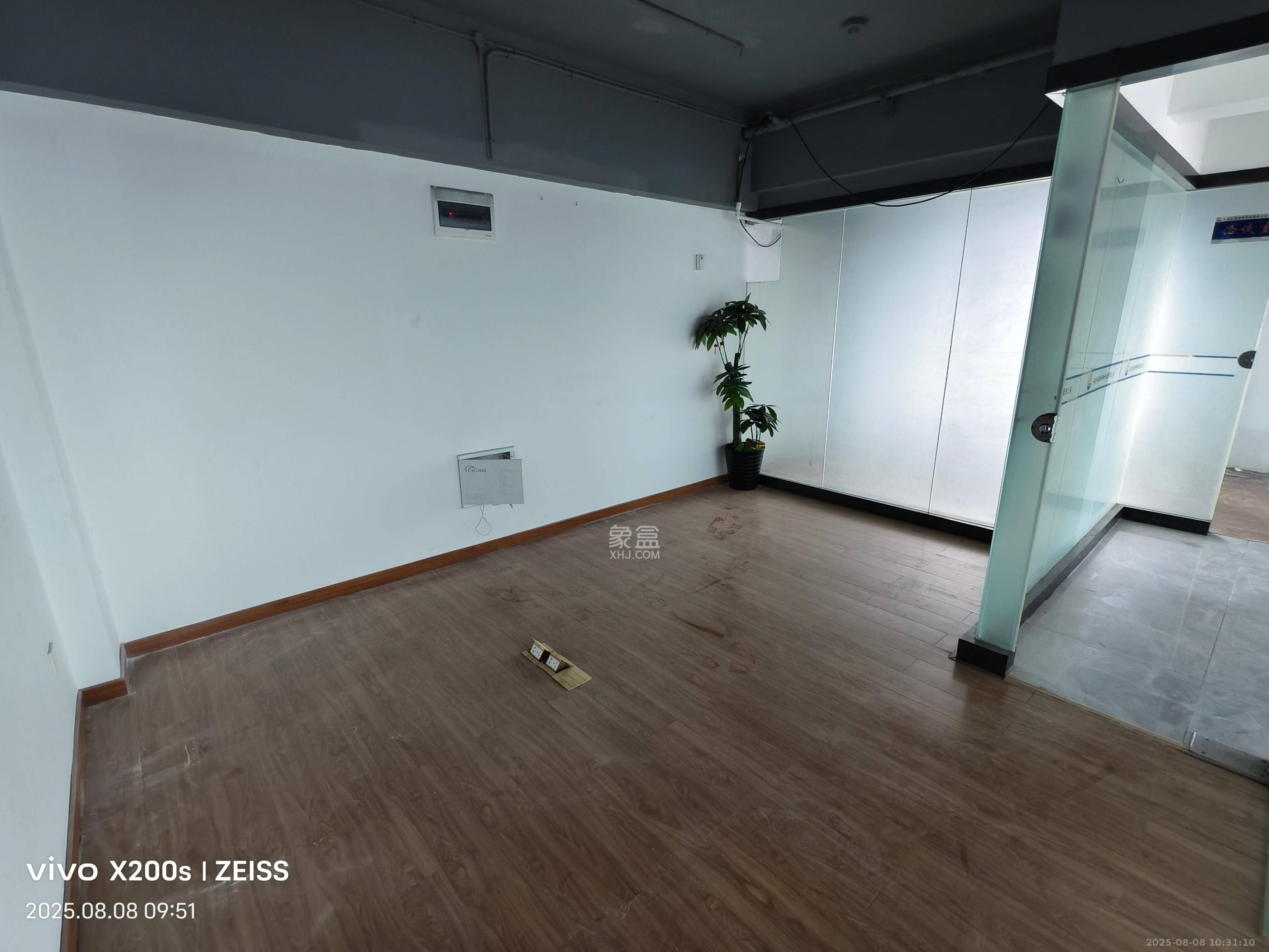 复地星光天地  5室1厅1卫    8000.0元/月 复地星光天地  5室1厅1卫    8000.0元/月室内图