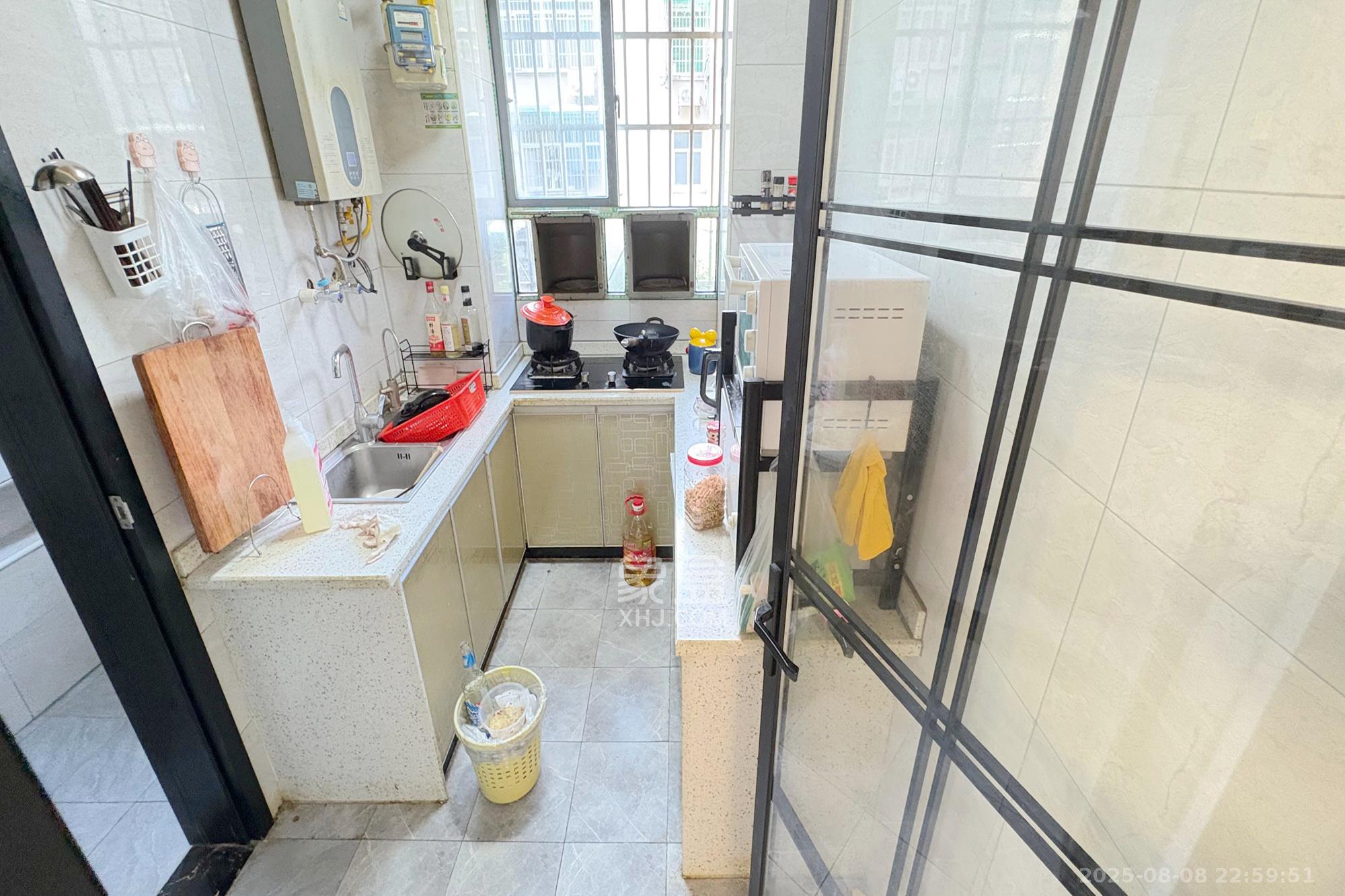 长勘院(文艺路26号)  2室1厅1卫    48.0万 长勘院(文艺路26号)  2室1厅1卫    48.0万厨房