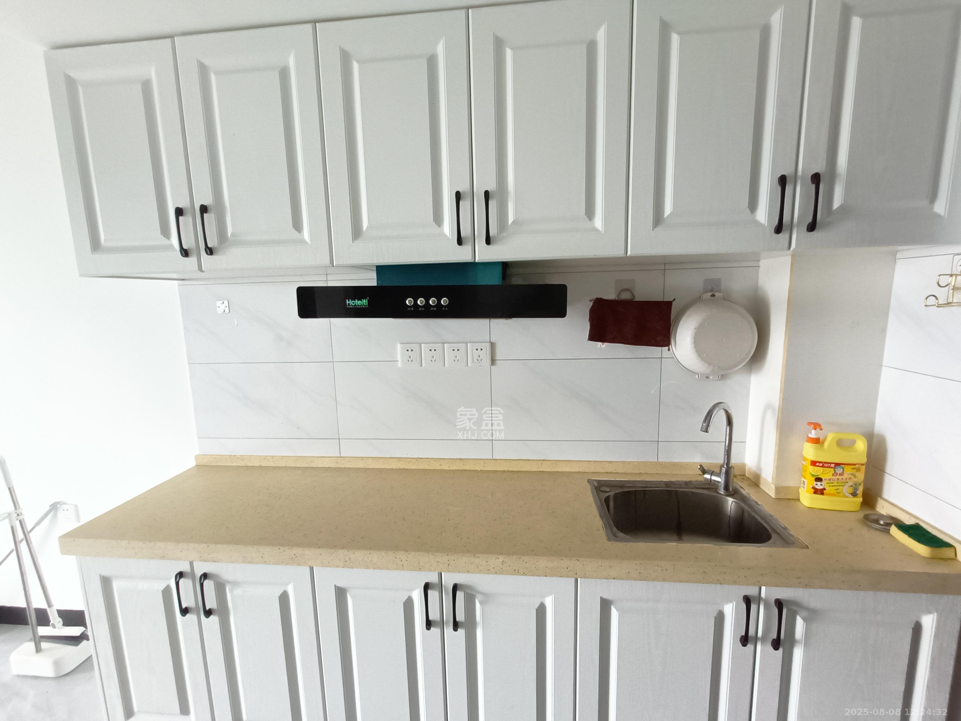 嘉宇银杉(嘉宇西苑)  1室2厅1卫    1700.0元/月 嘉宇银杉(嘉宇西苑)  1室2厅1卫    1700.0元/月室内图