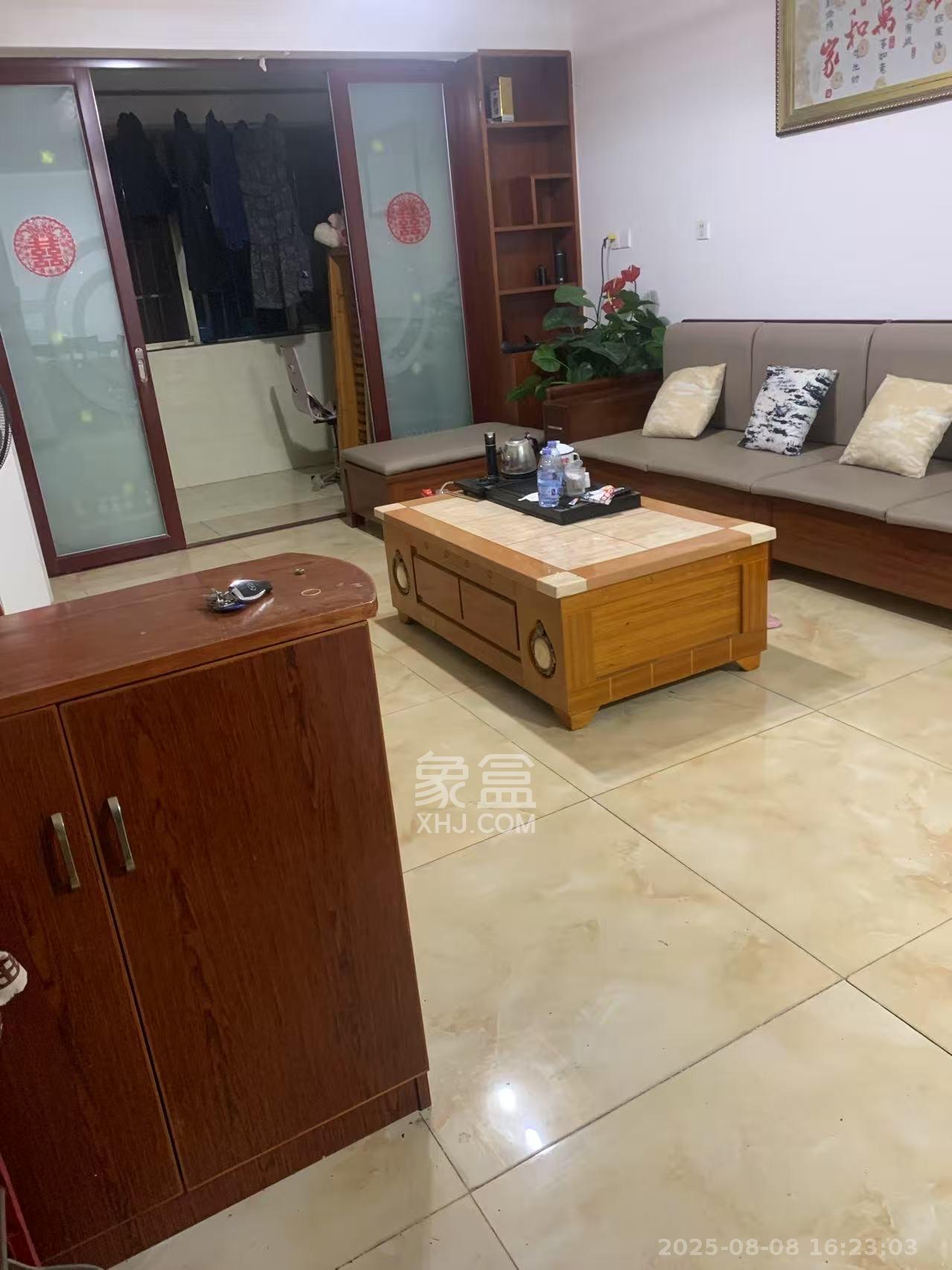 阳明山庄  3室2厅2卫   2800.00元/月室内图