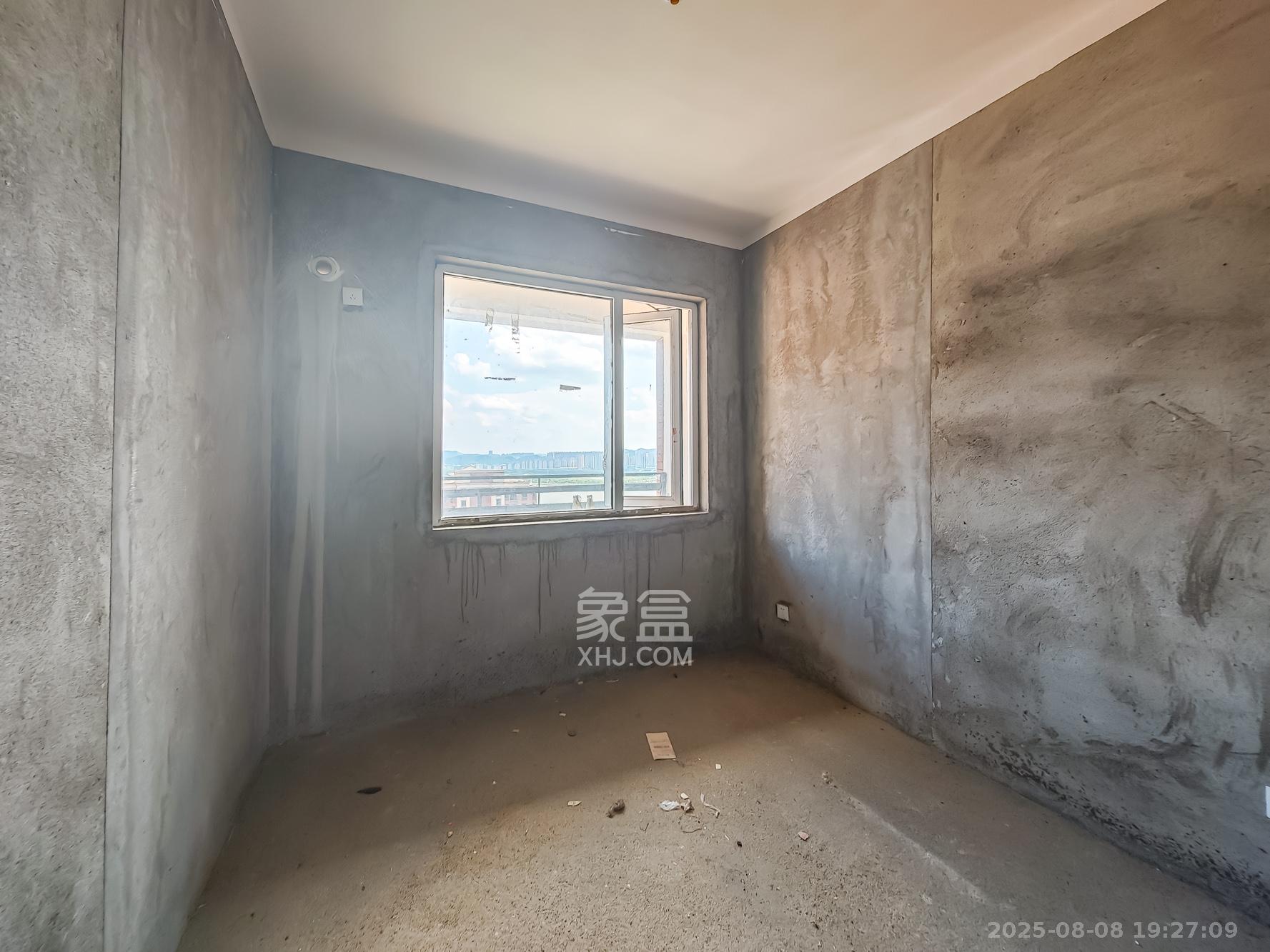 绿地海外滩一期 3室2厅2卫 58.0万 绿地海外滩一期 3室2厅2卫 58.0万卧室