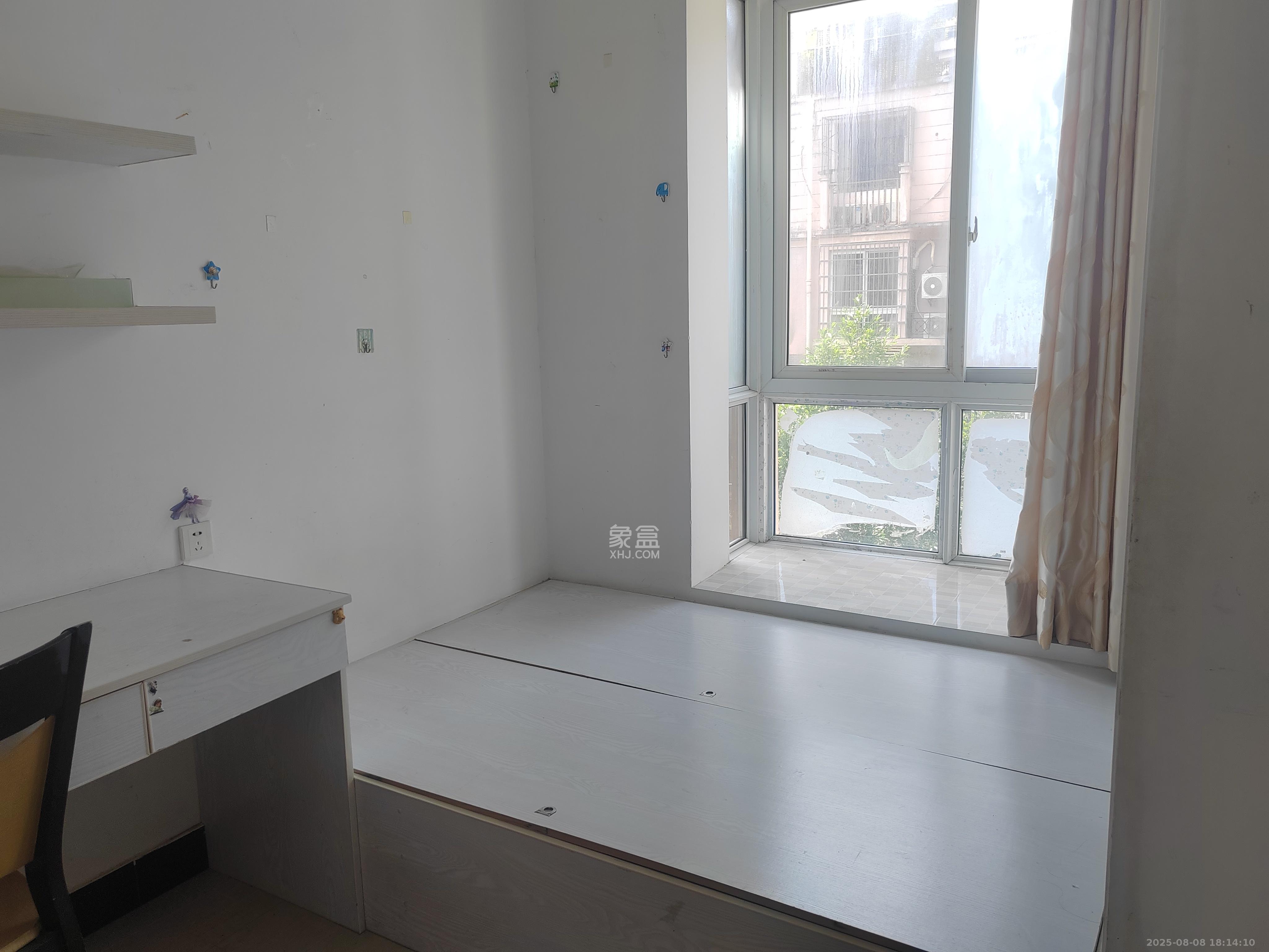 枫华府第 3室2厅2卫 1700.0元/月 枫华府第 3室2厅2卫 1700.0元/月室内图