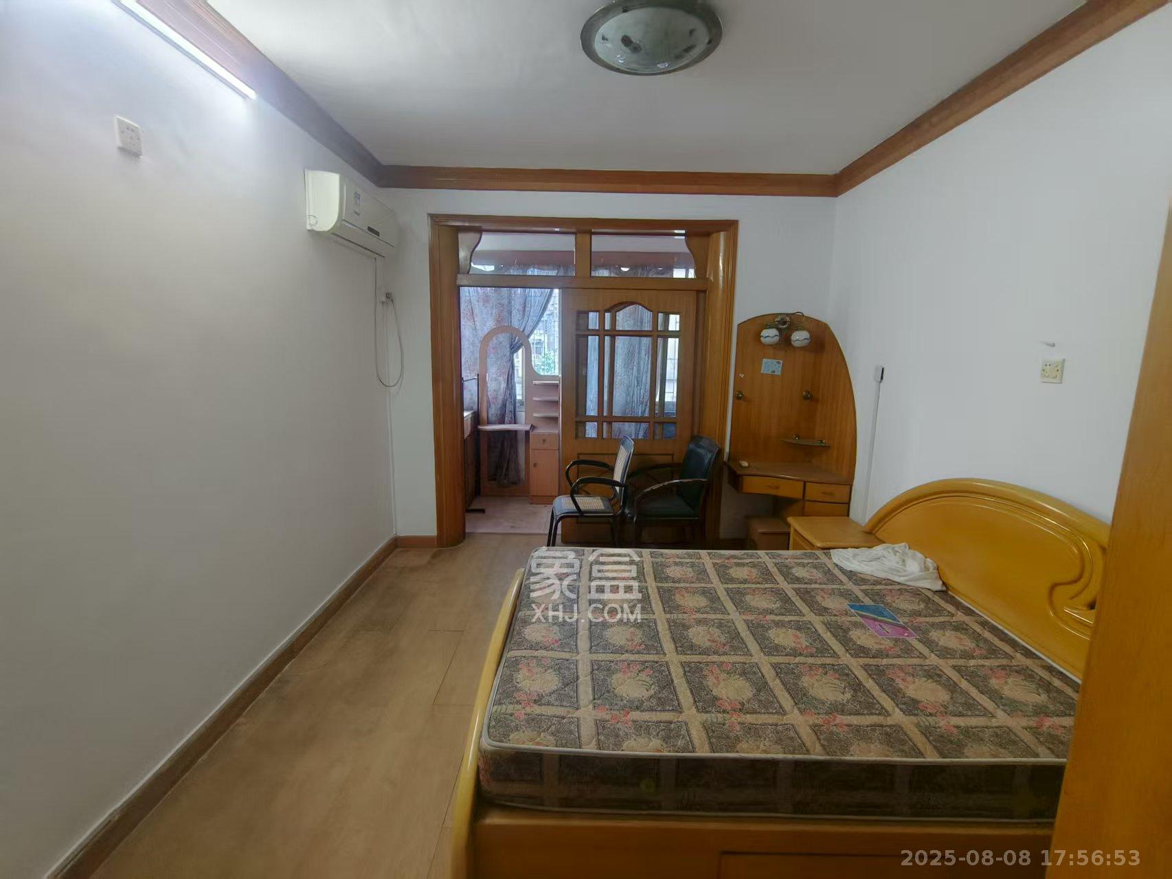 耕耘圃  2室2厅2卫    2000.0元/月室内图