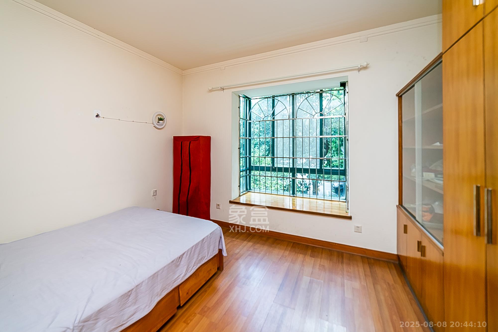 华盛家园  3室2厅2卫    96.0万 华盛家园  3室2厅2卫    96.0万卧室