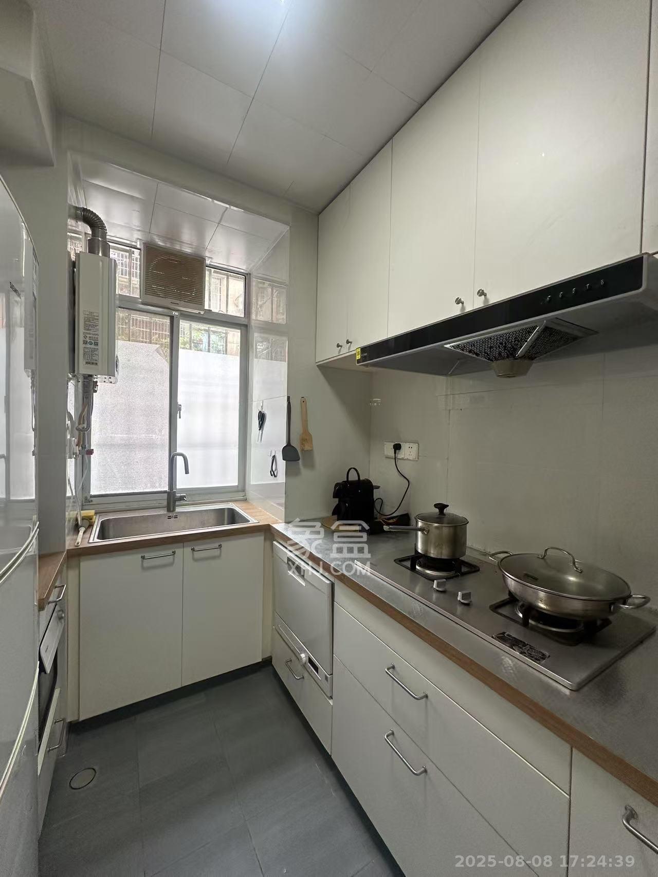 农行小区(农行宿舍) 1室2厅1卫 2800.0元/月 农行小区(农行宿舍) 1室2厅1卫 2800.0元/月室内图