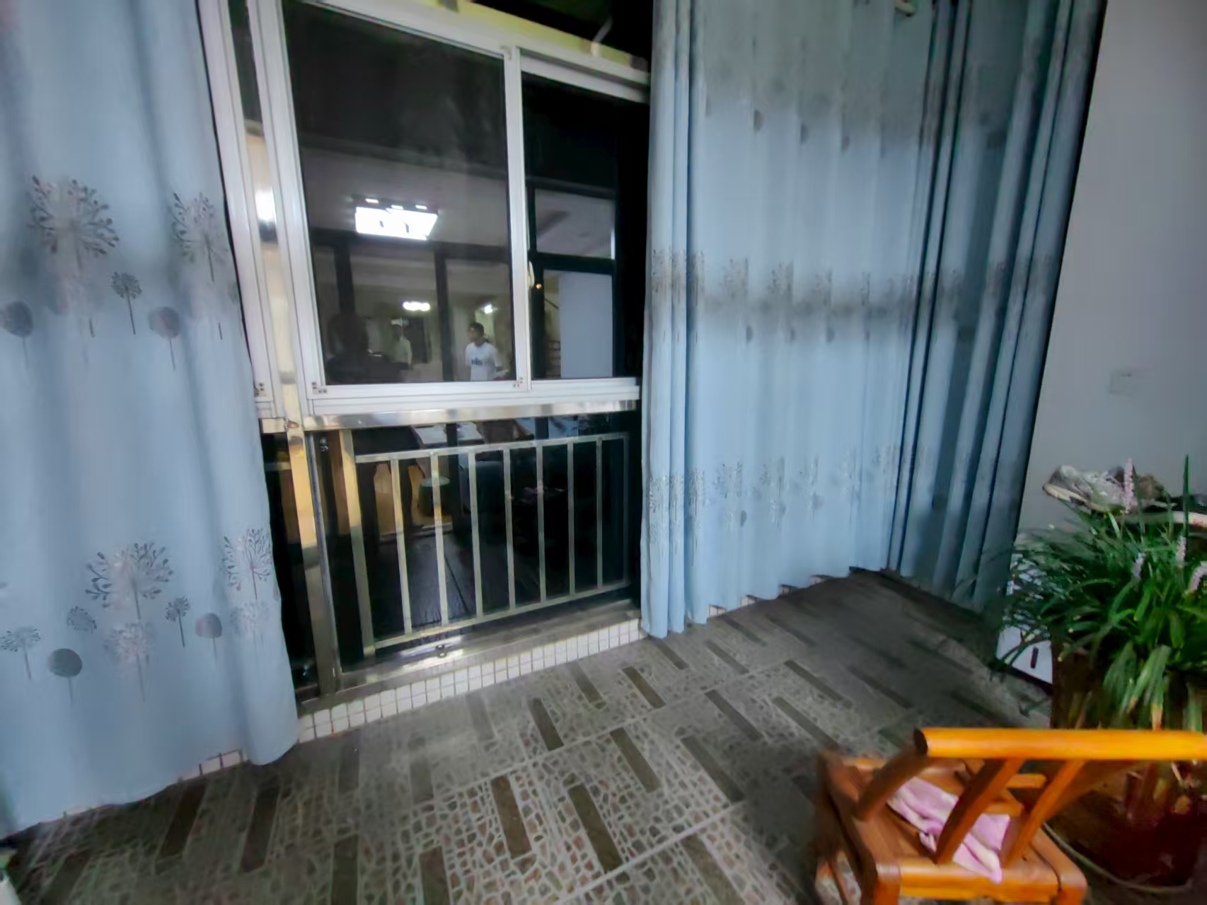 丽景雅苑  6室2厅2卫   99.80万室内图