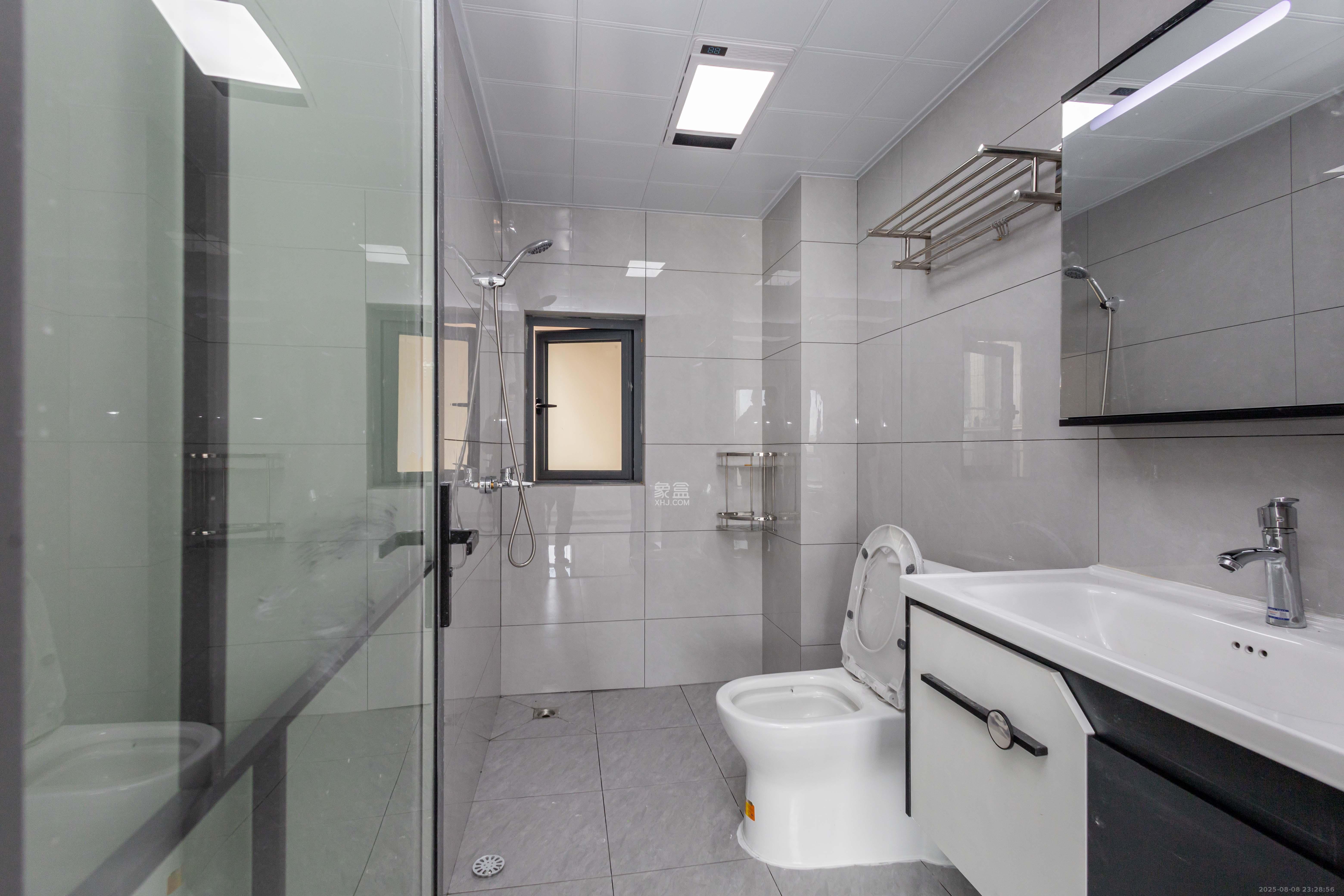 敏捷珑玥府  3室2厅2卫    67.0万卫生间