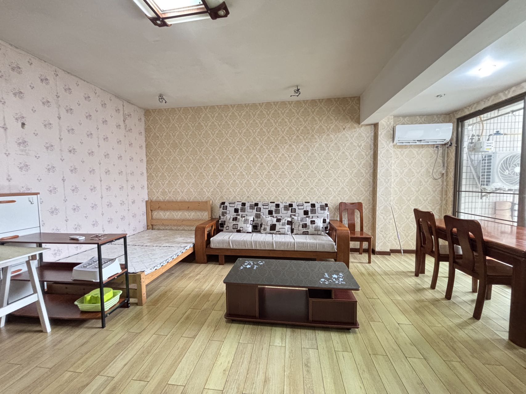 海岸壹号 1室1厅1卫 2500.0元/月 海岸壹号 1室1厅1卫 2500.0元/月室内图