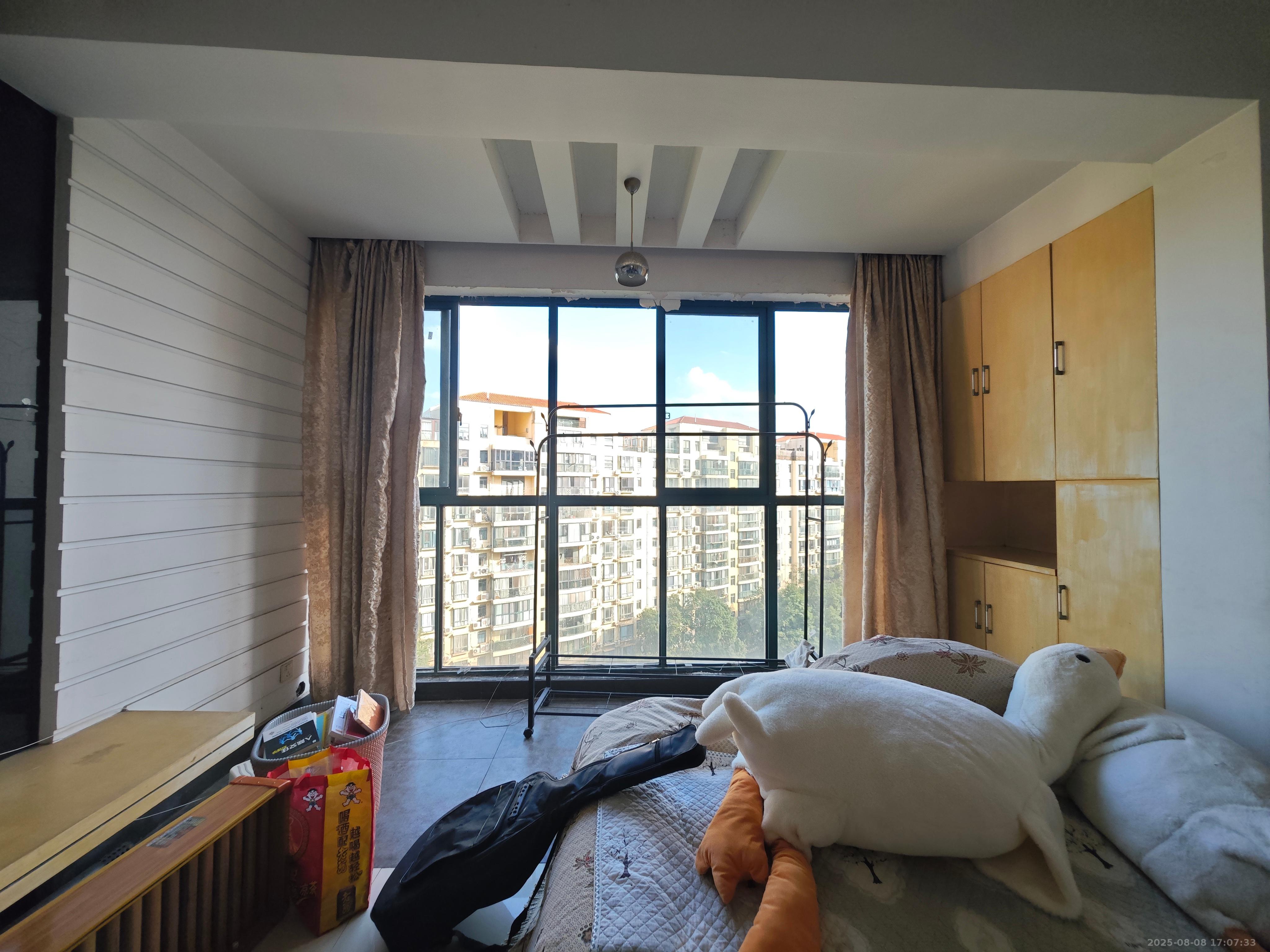 圣爵菲斯  3室2厅2卫    2180.0元/月 圣爵菲斯  3室2厅2卫    2180.0元/月室内图