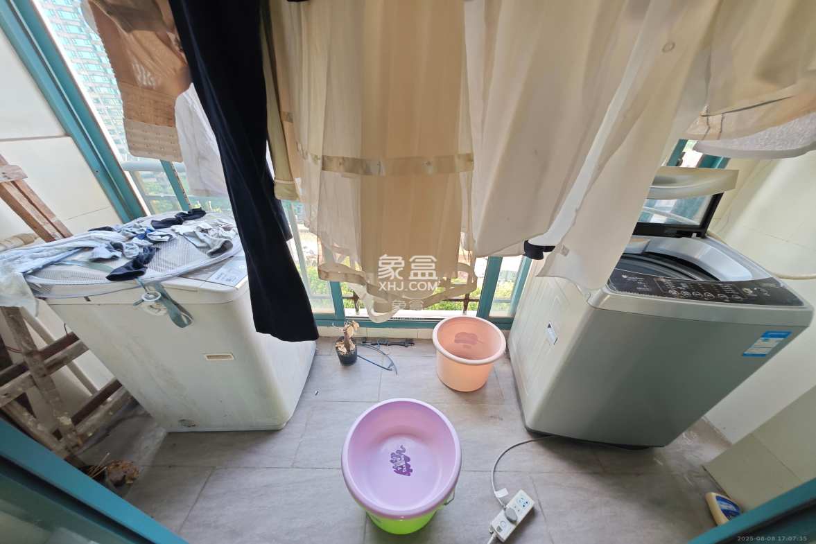 圣爵菲斯  3室2厅2卫    2180.0元/月 圣爵菲斯  3室2厅2卫    2180.0元/月室内图