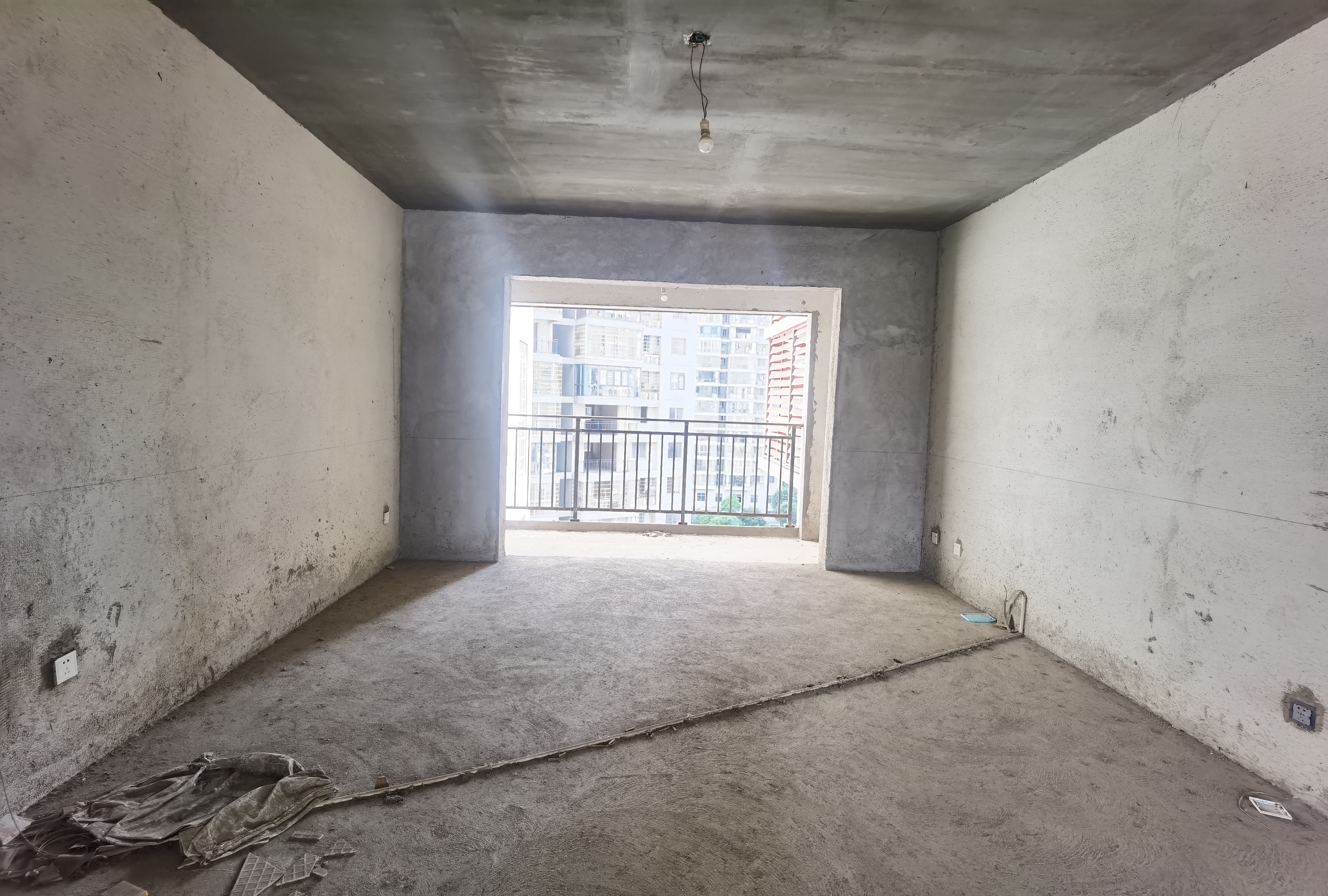 城典丽园 3室2厅2卫 47.8万 城典丽园 3室2厅2卫 47.8万客厅