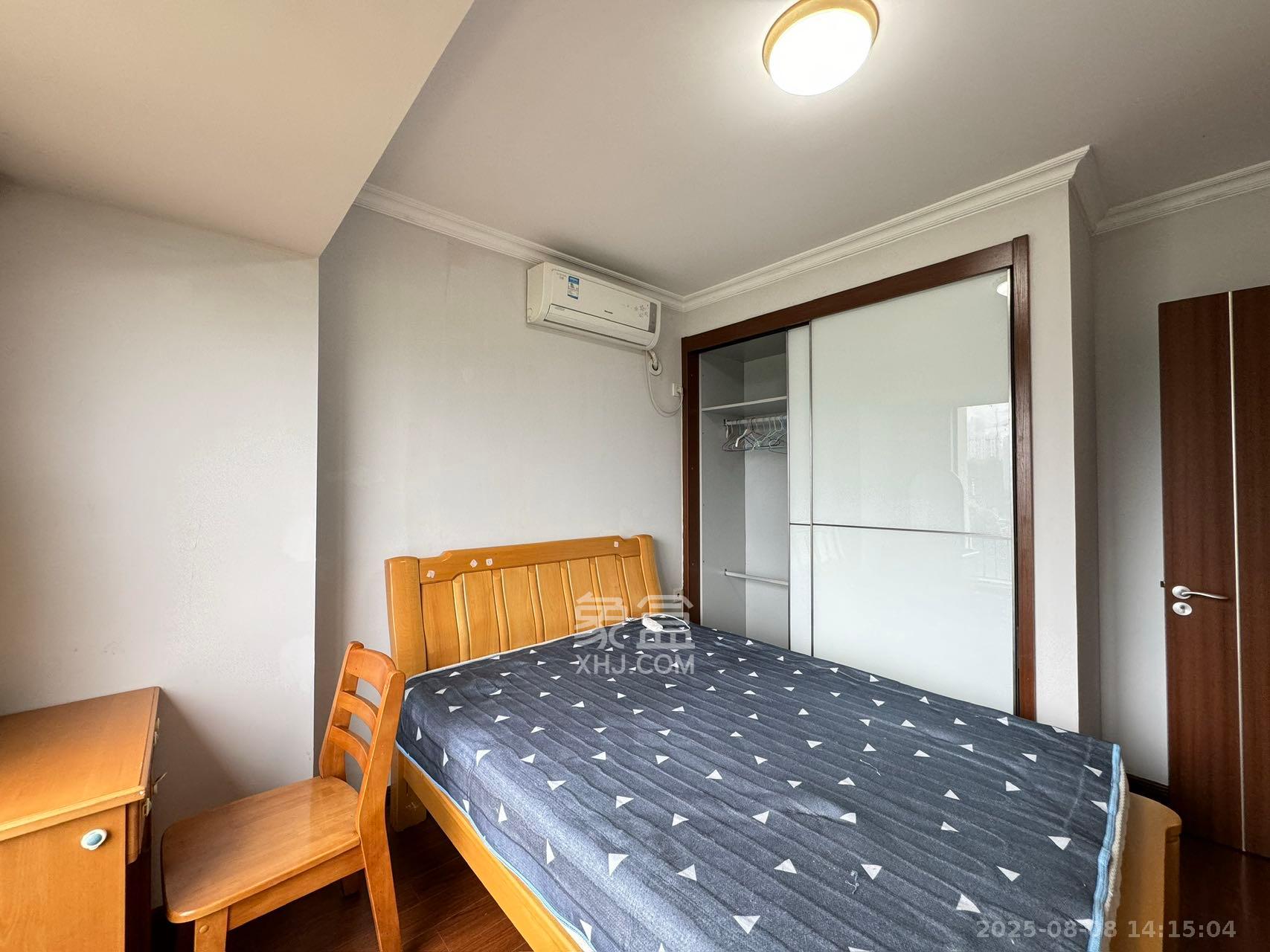 万科城  3室2厅1卫    2500.0元/月 万科城  3室2厅1卫    2500.0元/月室内图