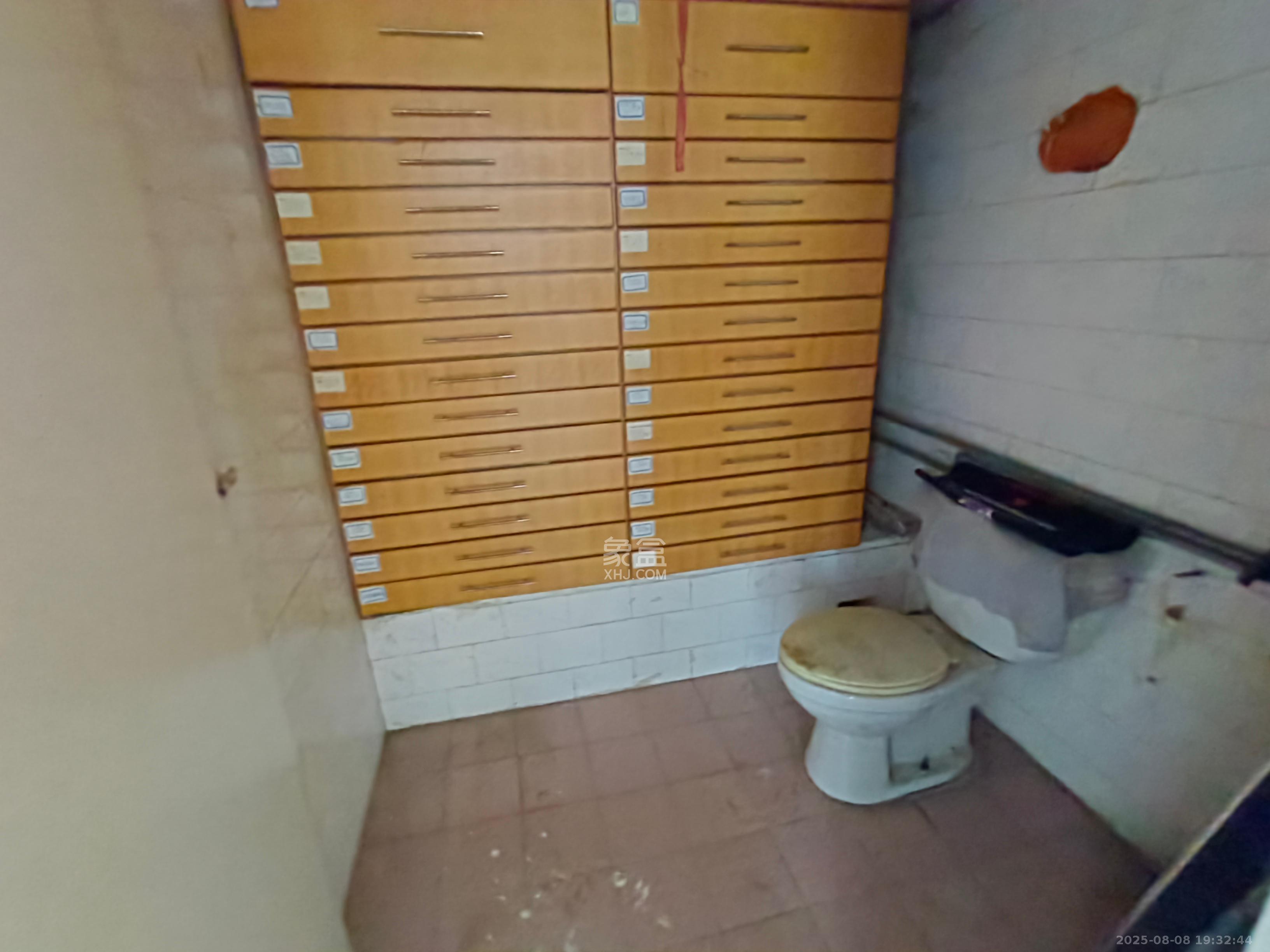 通发公寓 3室1厅1卫 2600.00元/月 通发公寓 3室1厅1卫 2600.00元/月室内图