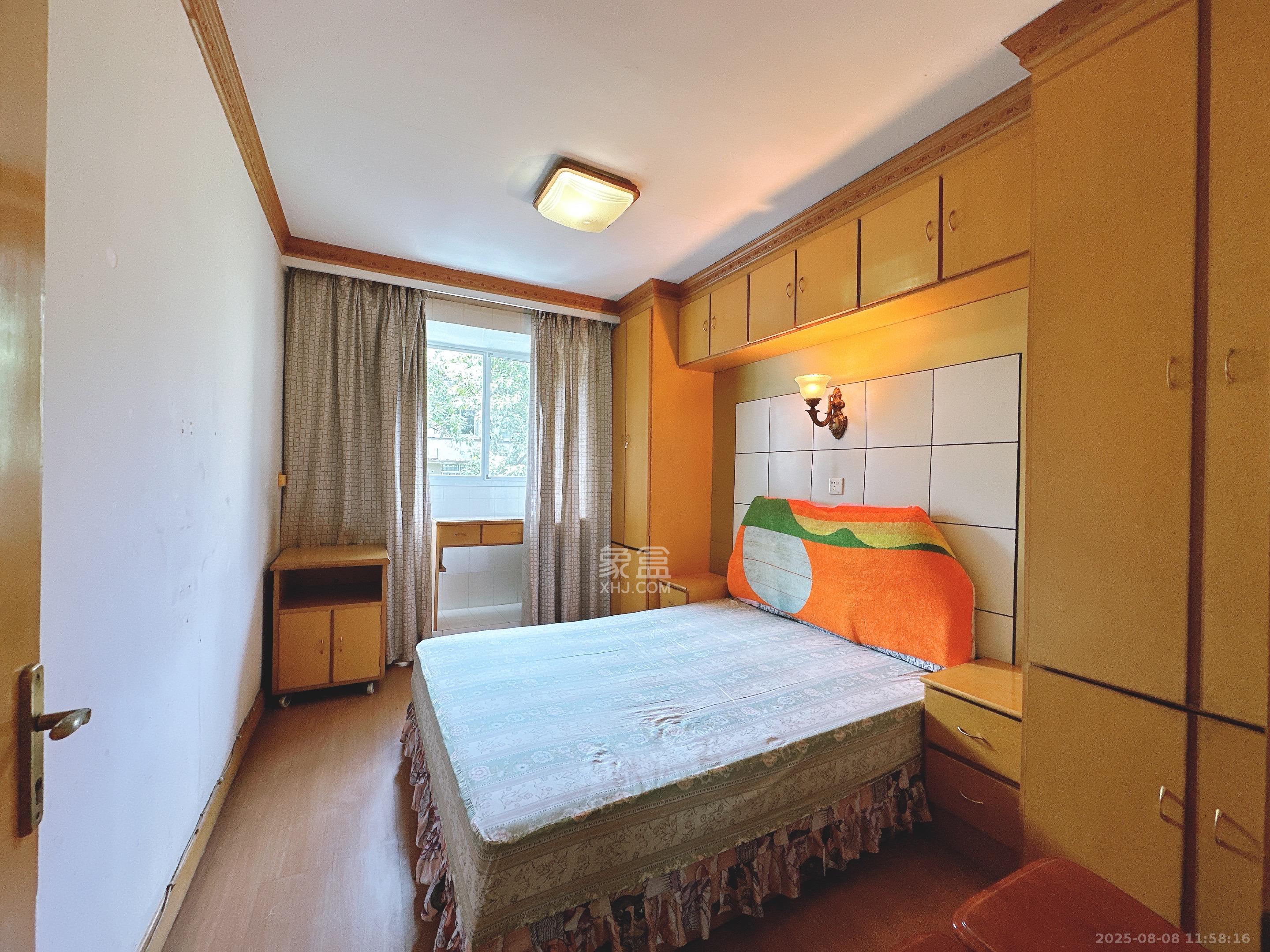 景园小区  3室1厅1卫    2400.0元/月 景园小区  3室1厅1卫    2400.0元/月