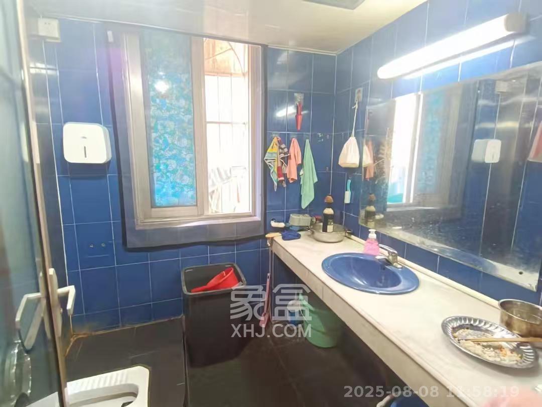 景园小区  3室1厅1卫    2400.0元/月 景园小区  3室1厅1卫    2400.0元/月室内图