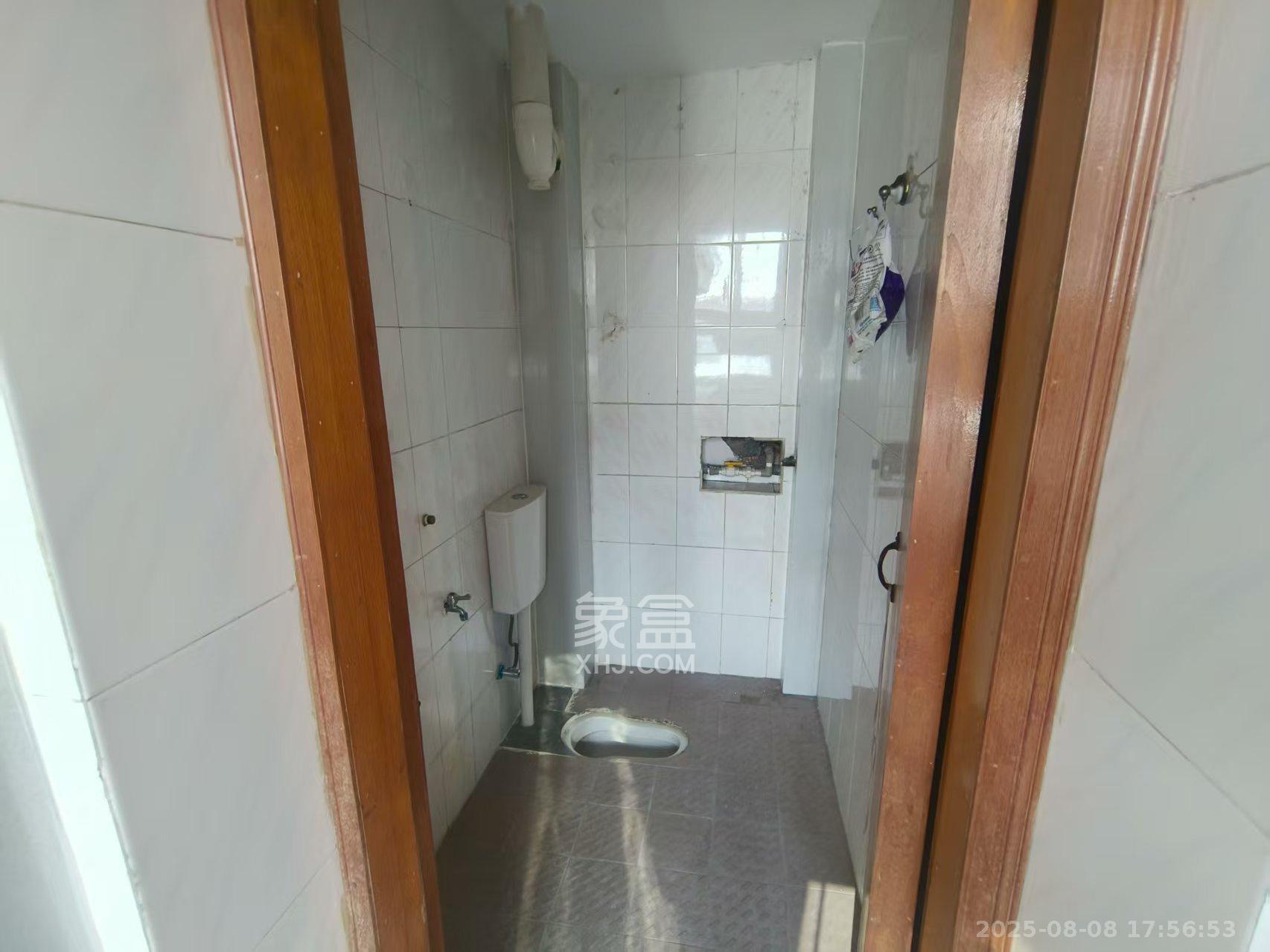 耕耘圃  2室2厅2卫    2000.0元/月室内图