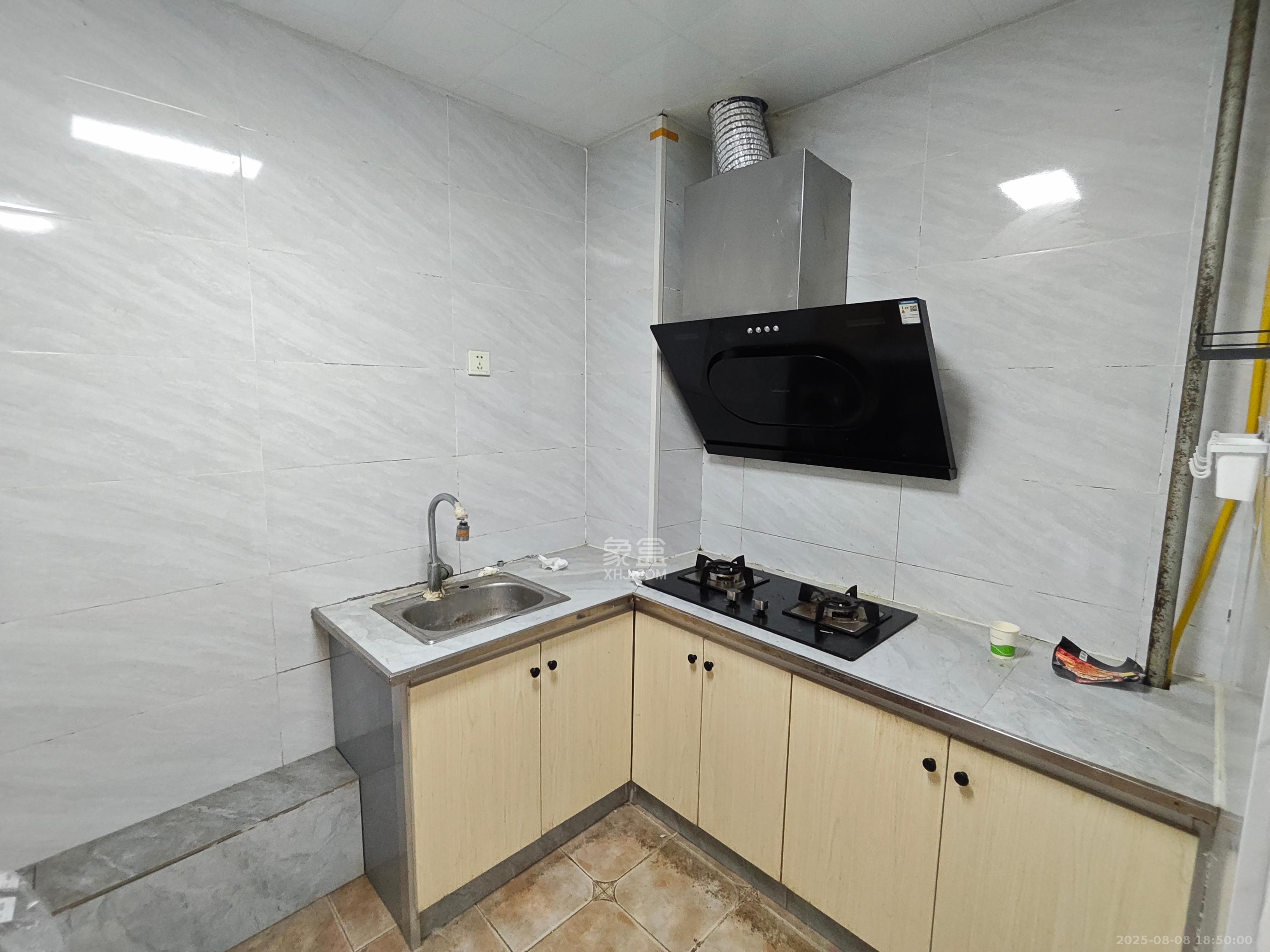 金麓西岸和苑  2室2厅1卫    2100.0元/月 金麓西岸和苑  2室2厅1卫    2100.0元/月室内图