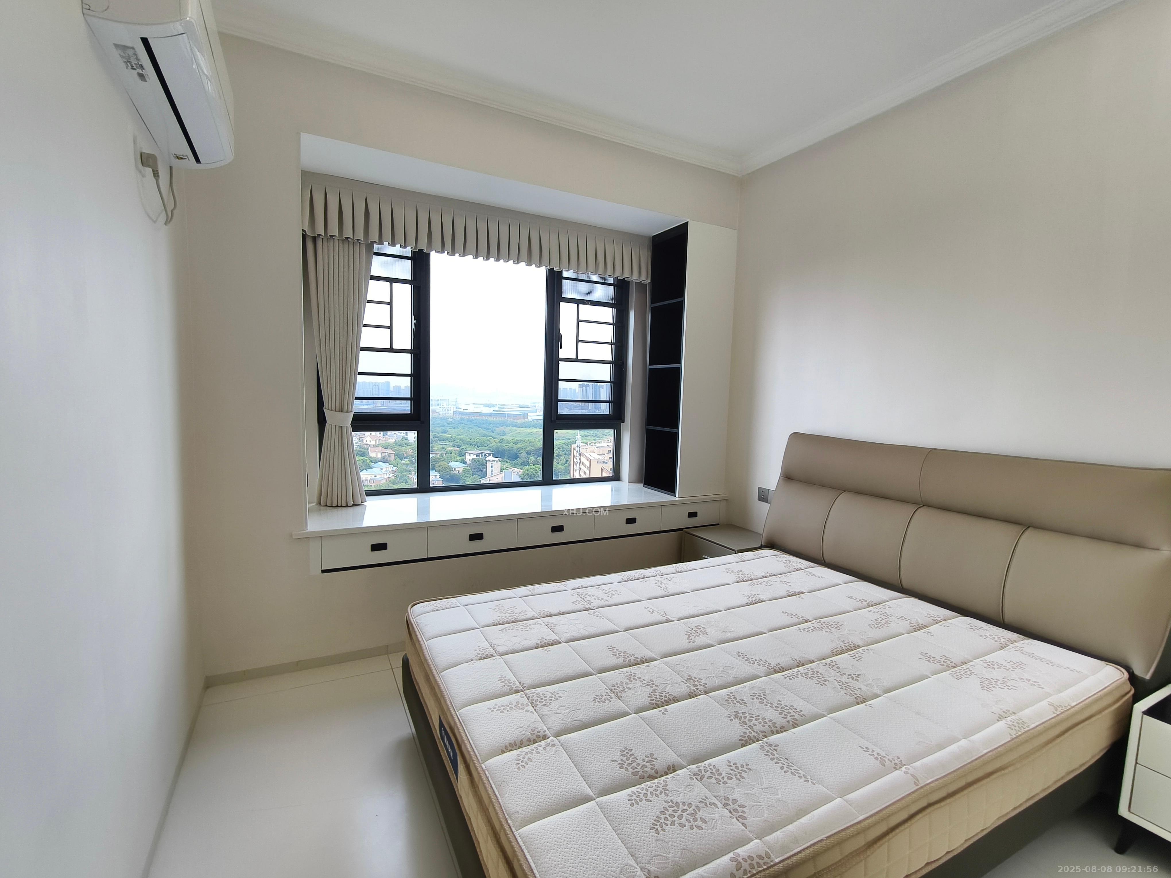 紫华郡  3室2厅2卫    2800.0元/月室内图