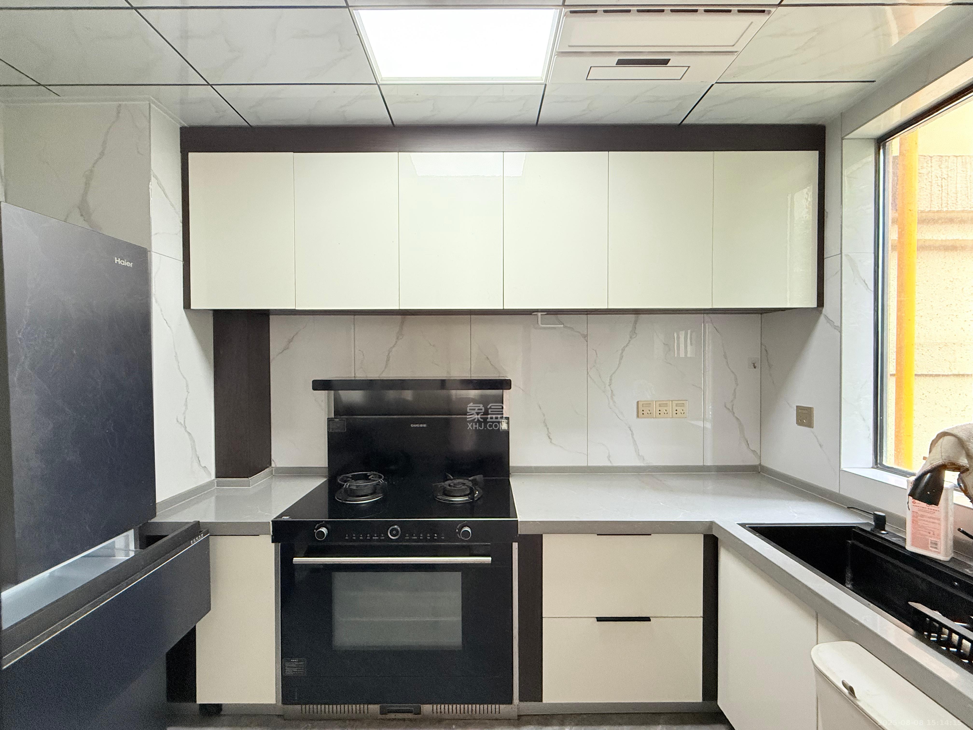 华润翡翠府  4室2厅2卫    3300.0元/月 华润翡翠府  4室2厅2卫    3300.0元/月室内图