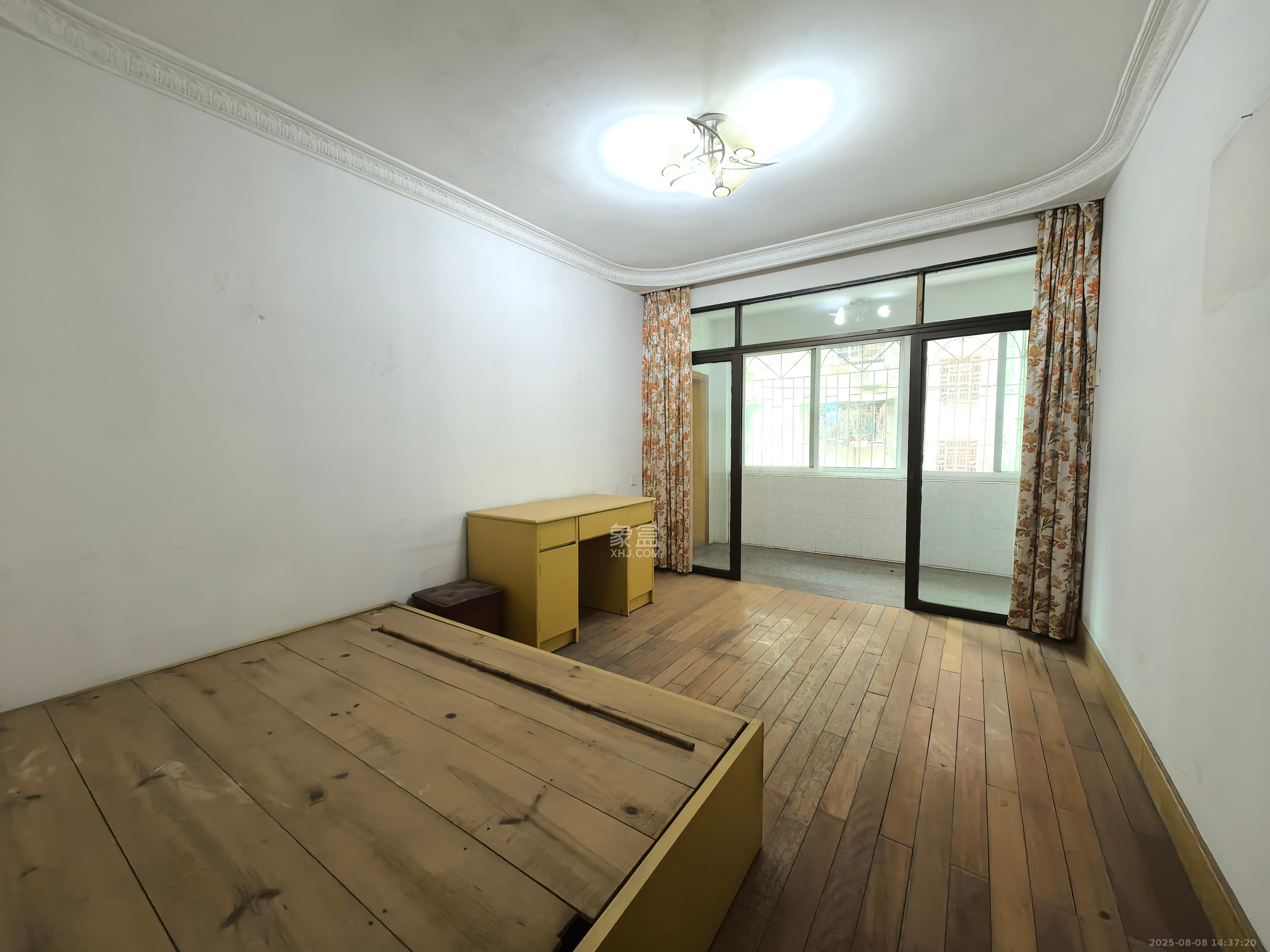 便河边社区 4室2厅1卫 3300.0元/月 便河边社区 4室2厅1卫 3300.0元/月室内图