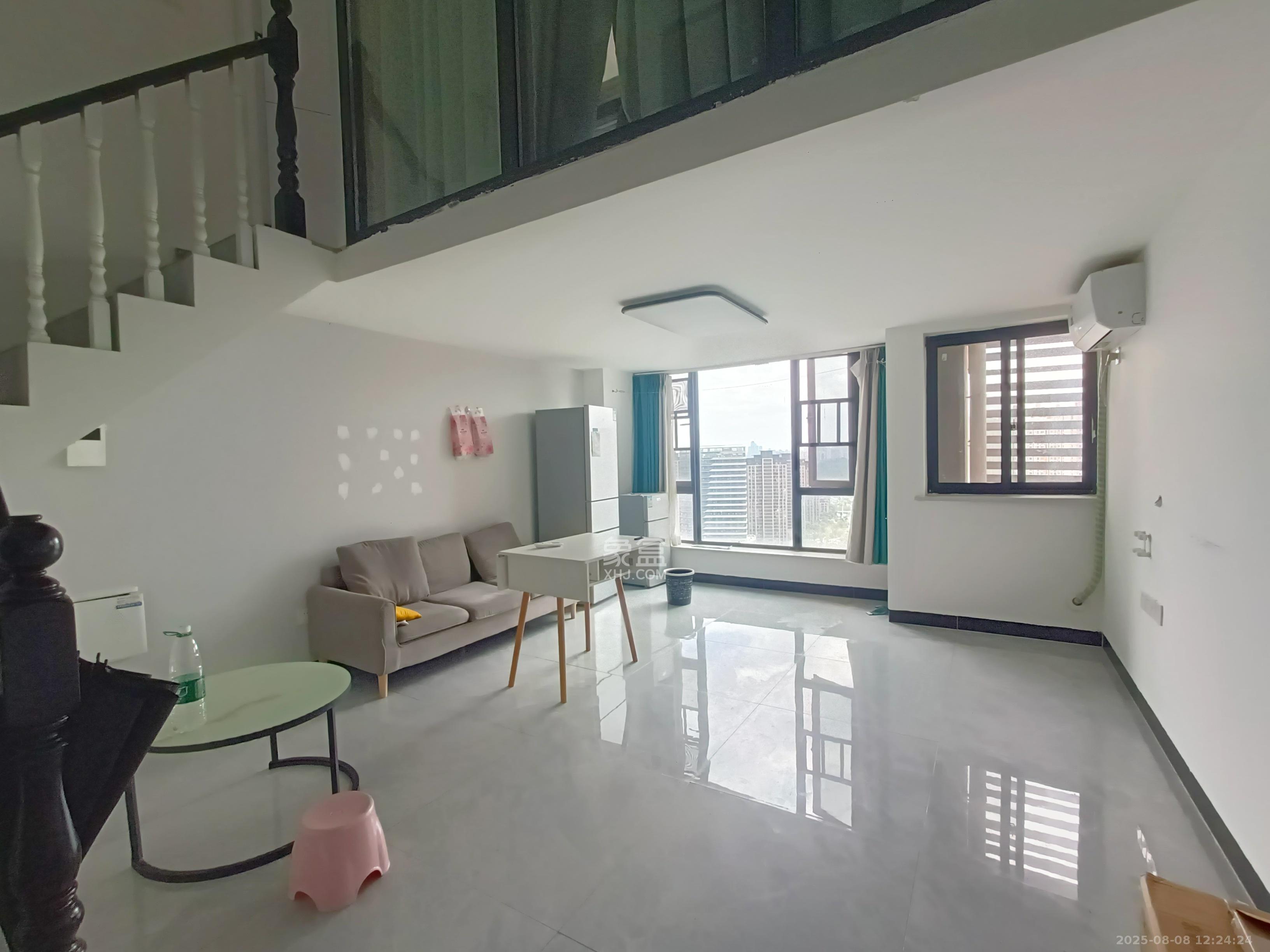 嘉宇银杉(嘉宇西苑)  1室2厅1卫    1700.0元/月 嘉宇银杉(嘉宇西苑)  1室2厅1卫    1700.0元/月室内图