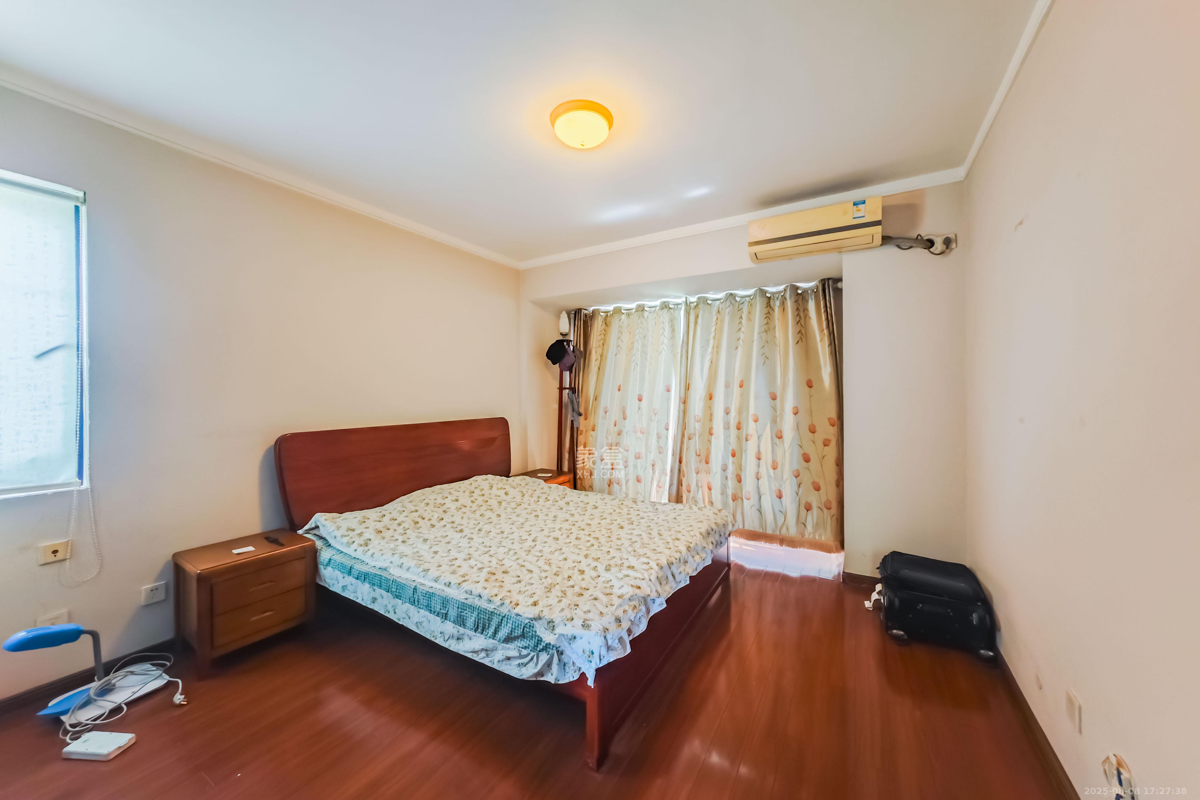 万科金域华府一期  3室2厅1卫    138.0万 万科金域华府一期  3室2厅1卫    138.0万卧室