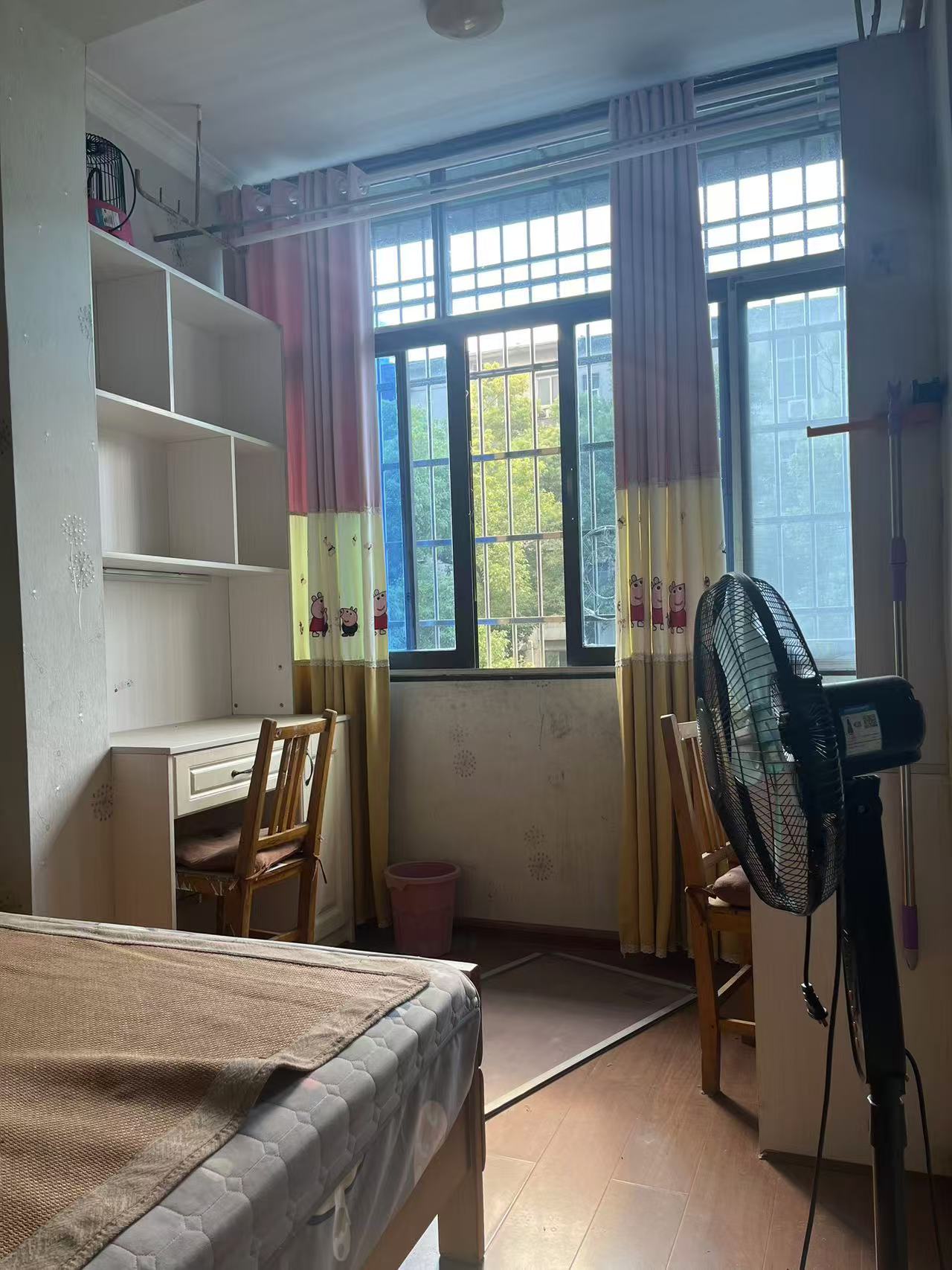 梓园社区(麻纺厂宿舍) 2室2厅0卫 900.0元/月 梓园社区(麻纺厂宿舍) 2室2厅0卫 900.0元/月室内图