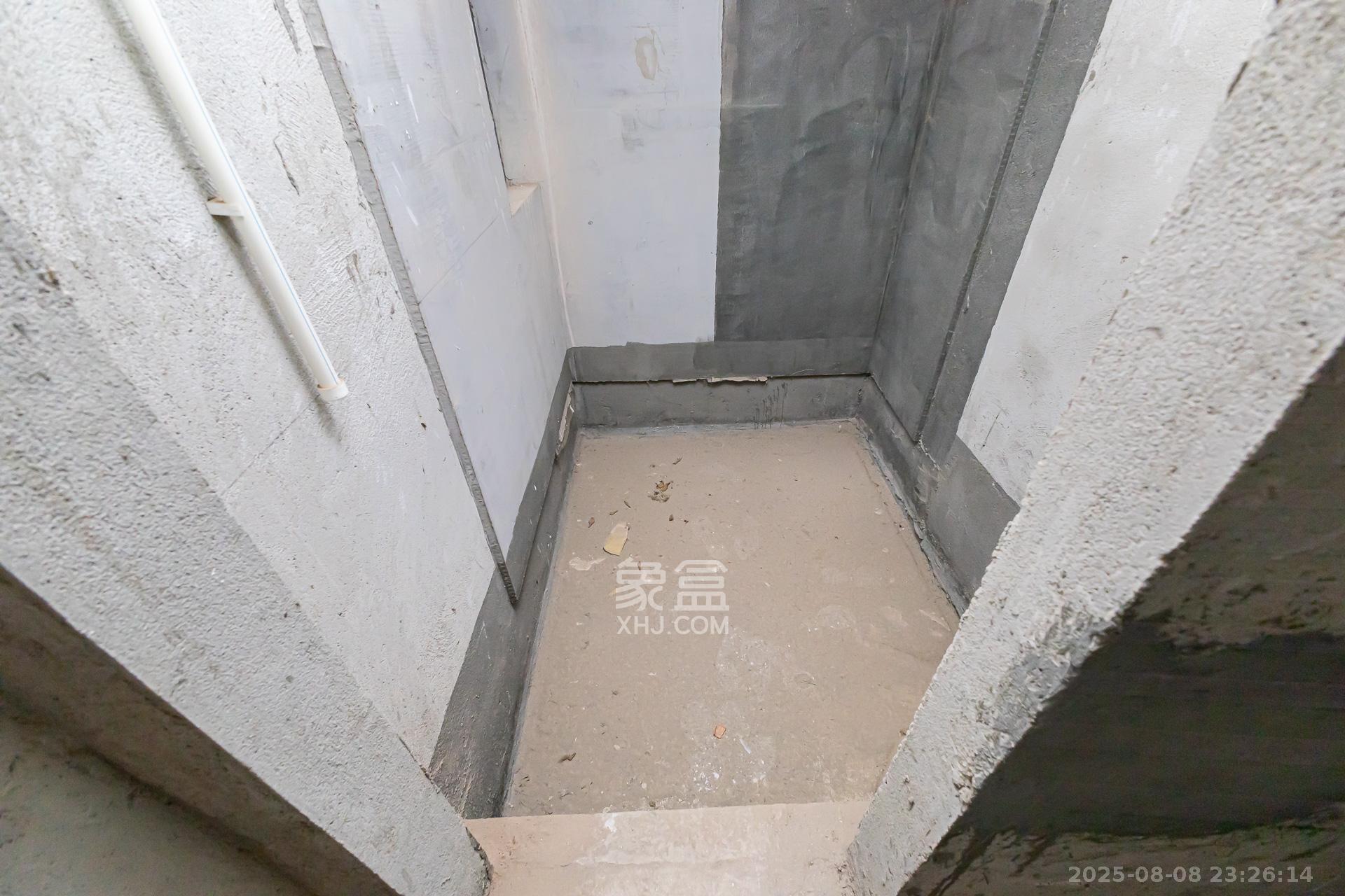 明发阅江悦府  4室2厅2卫   124.00万卫生间