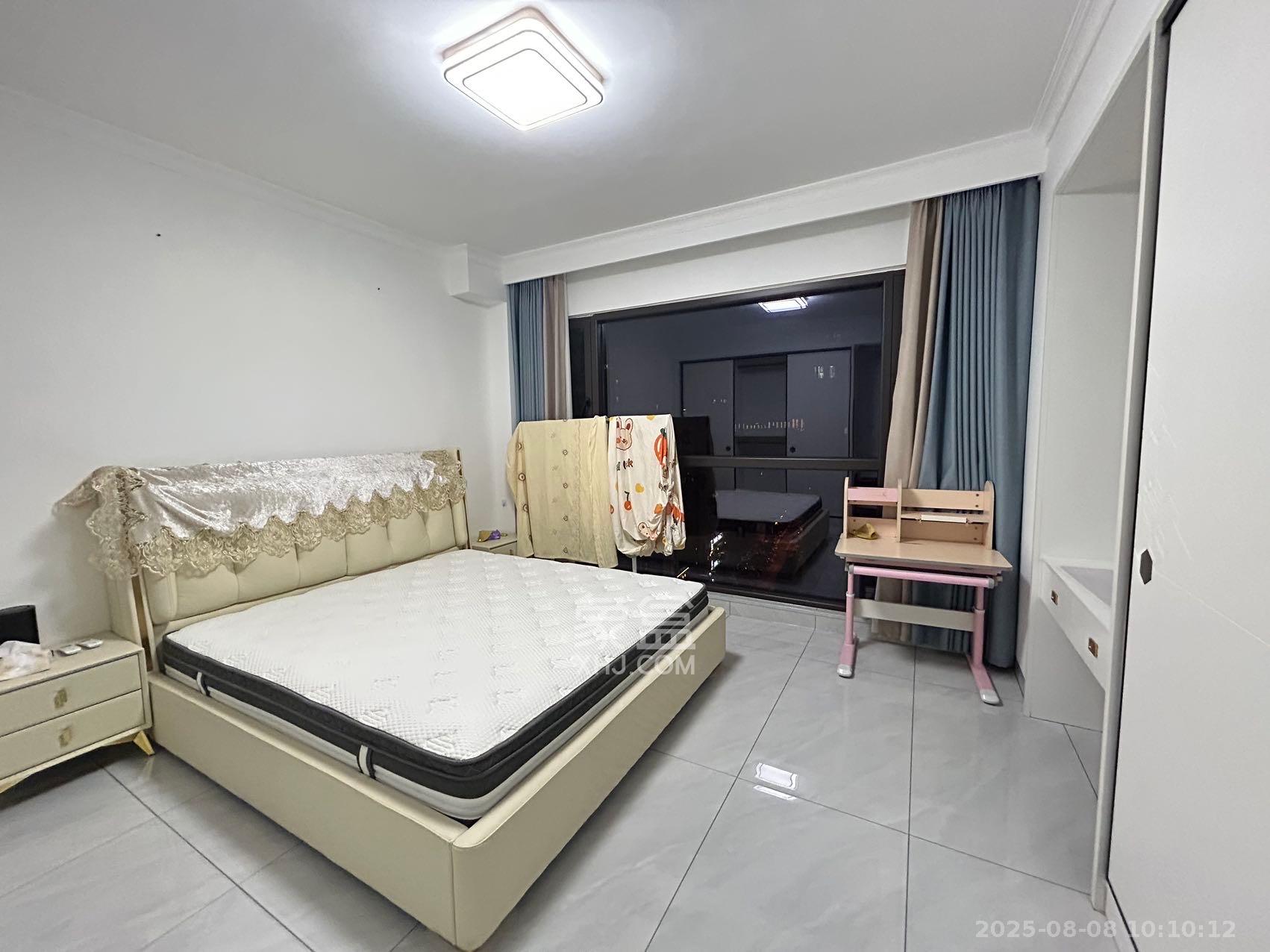 润和湘江天地C区  5室2厅2卫    4100.0元/月室内图