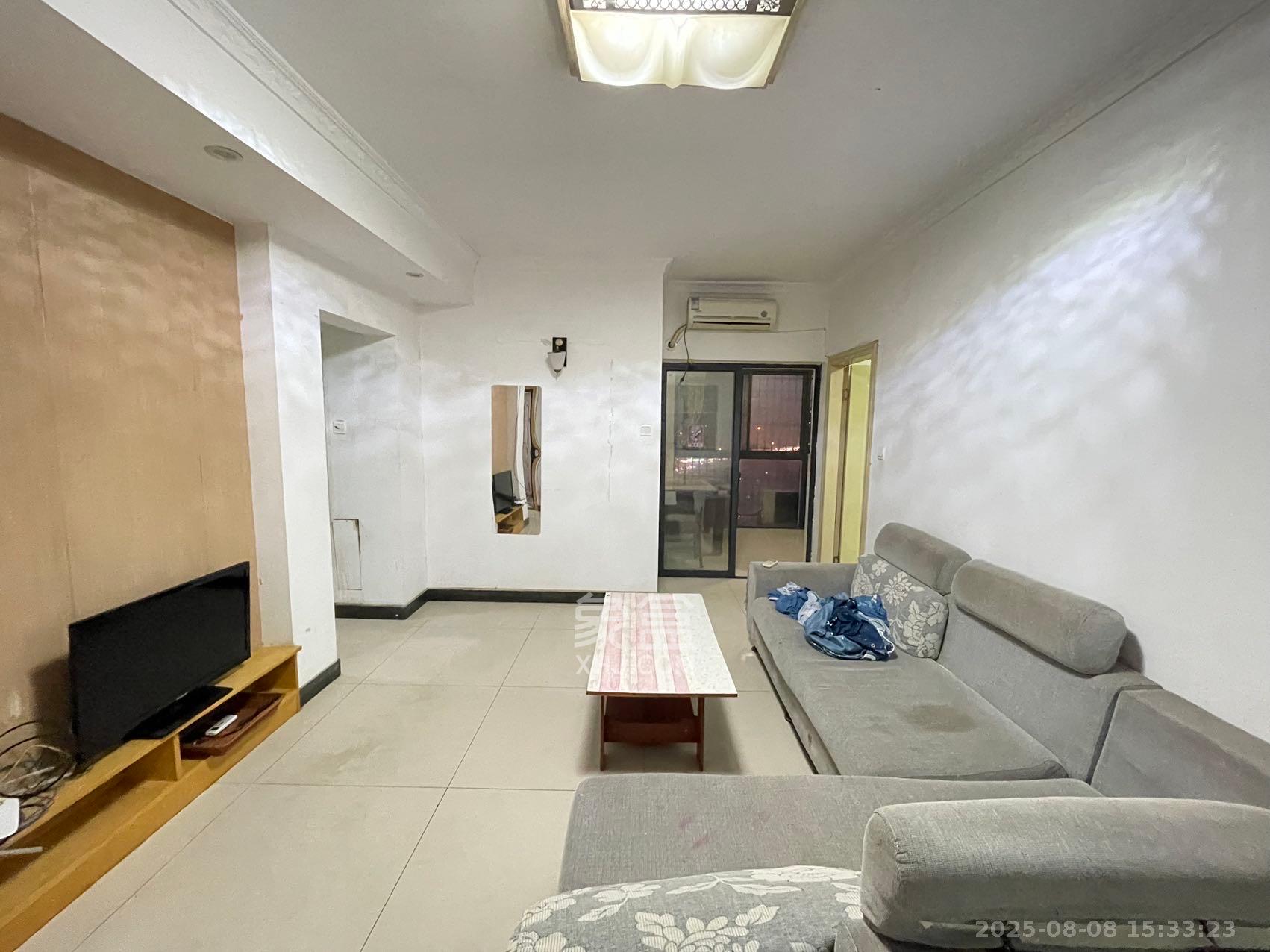 红公馆(前程丽景大厦)  3室2厅1卫    2200.0元/月 红公馆(前程丽景大厦)  3室2厅1卫    2200.0元/月室内图