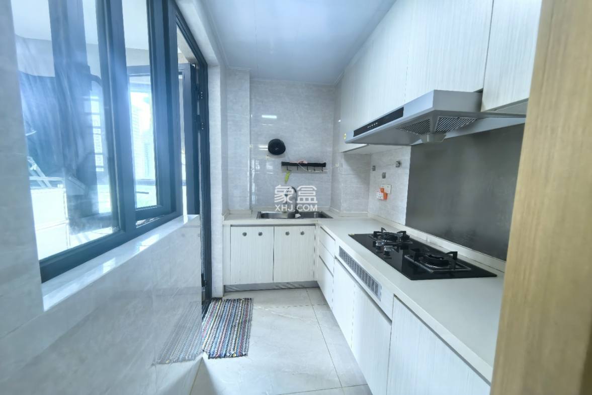 伊泰天骄三期 3室2厅2卫 170.0万 伊泰天骄三期 3室2厅2卫 170.0万室内图