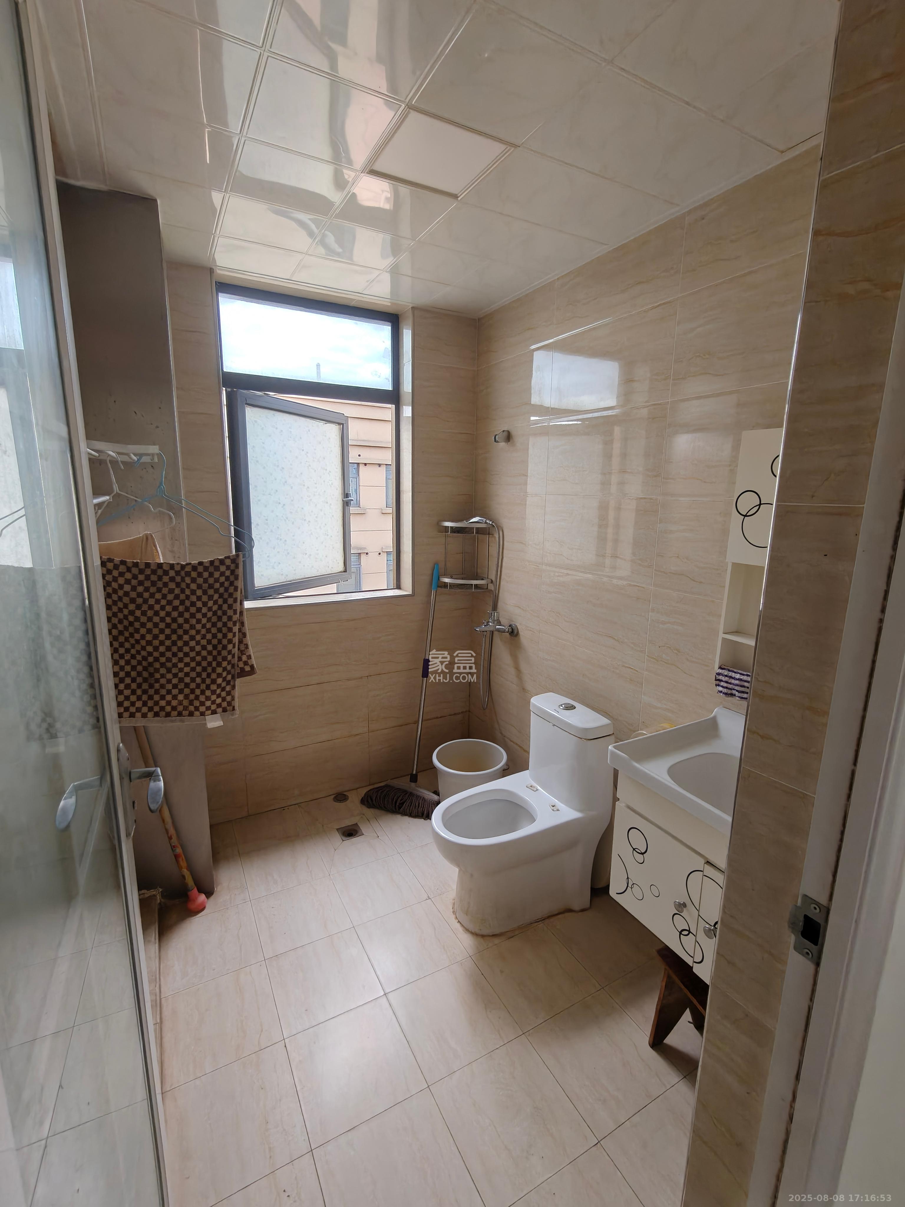 卢浮原著 4室2厅2卫 2500.0元/月 卢浮原著 4室2厅2卫 2500.0元/月室内图