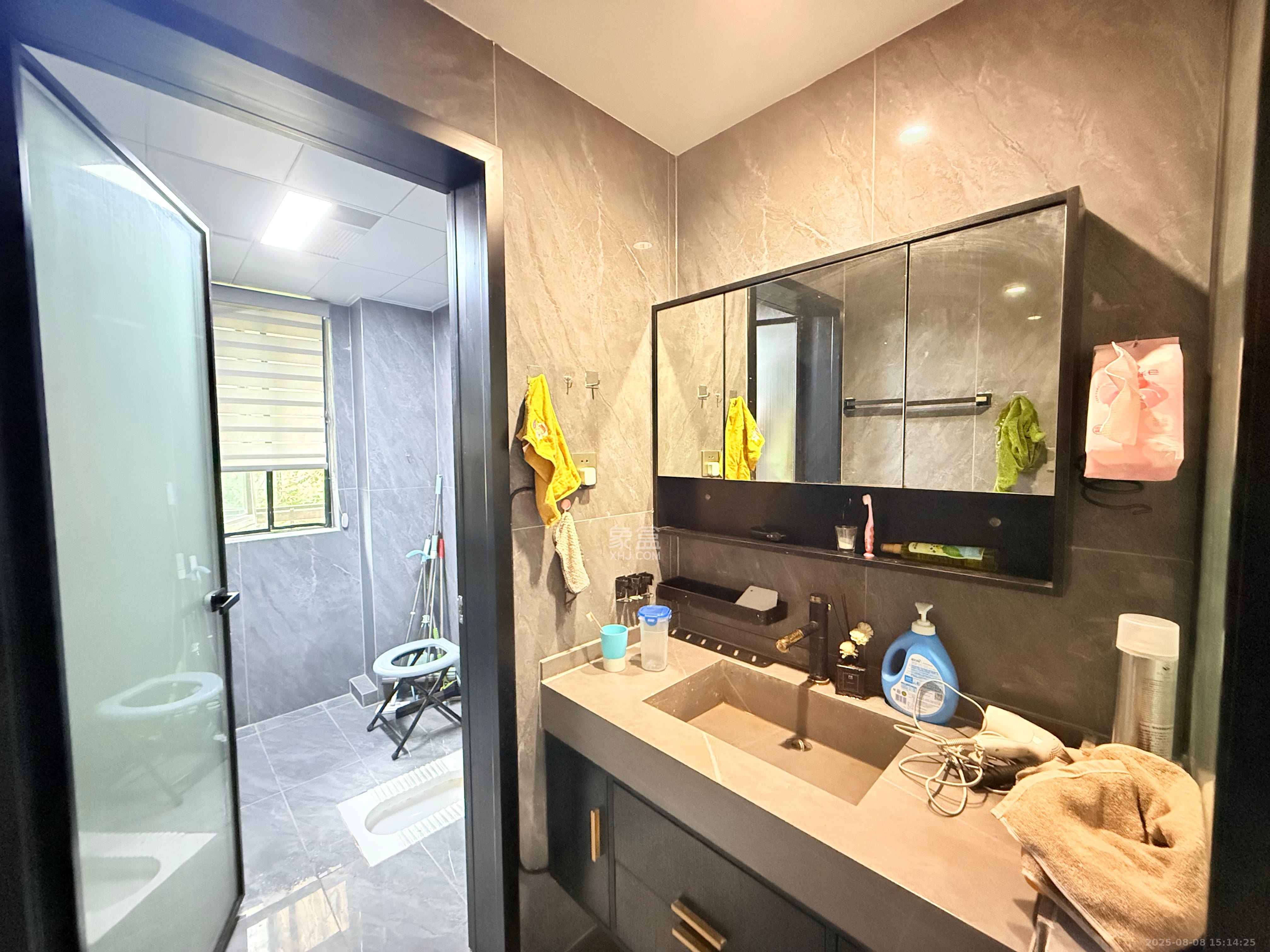 华润翡翠府  4室2厅2卫    3300.0元/月 华润翡翠府  4室2厅2卫    3300.0元/月室内图