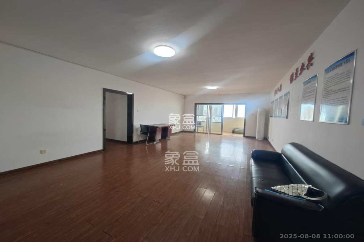 开源鑫阁 4室2厅1卫 2400.0元/月 开源鑫阁 4室2厅1卫 2400.0元/月室内图