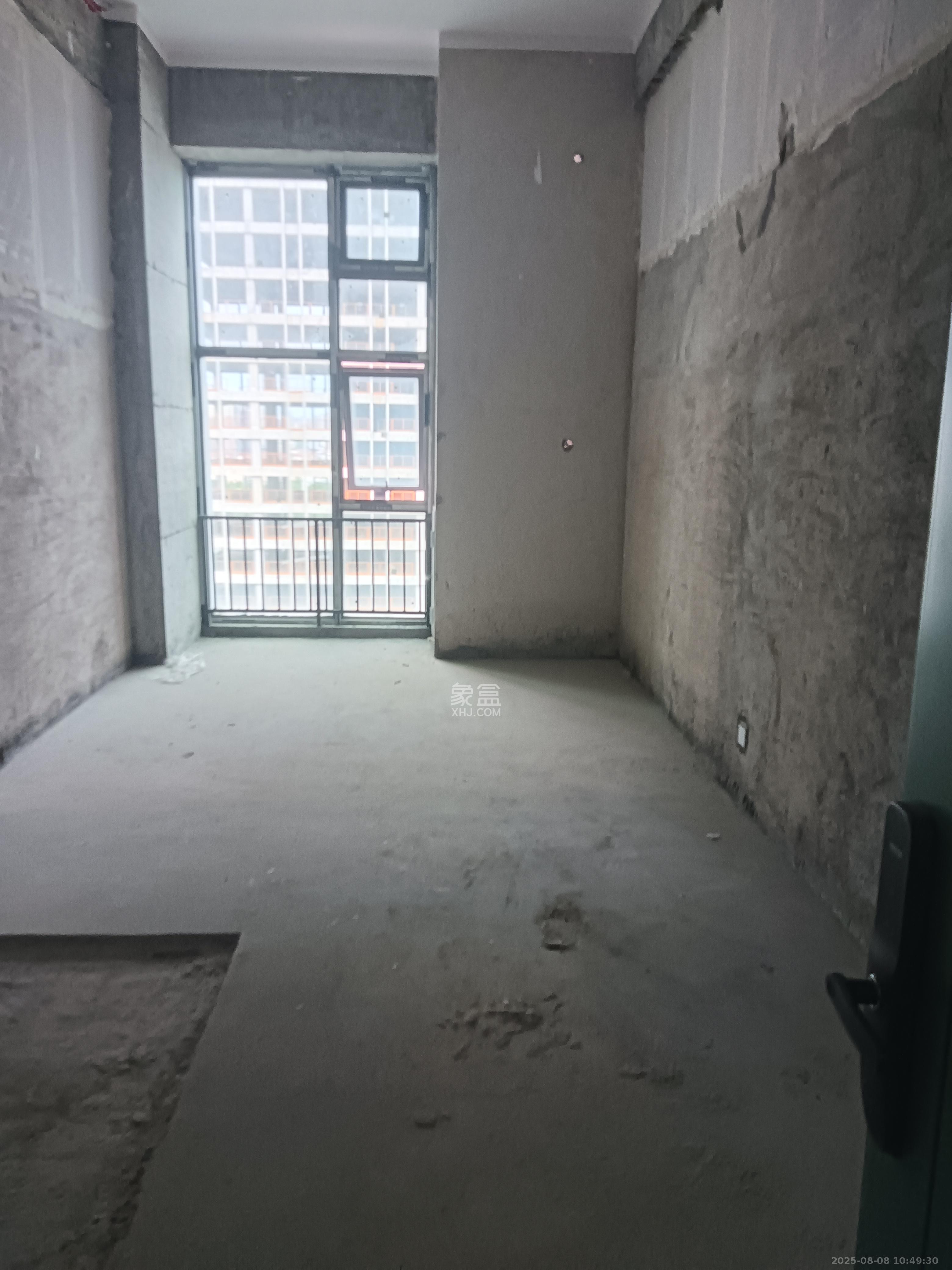 绿地V岛  1室1厅1卫    1200.0元/月室内图