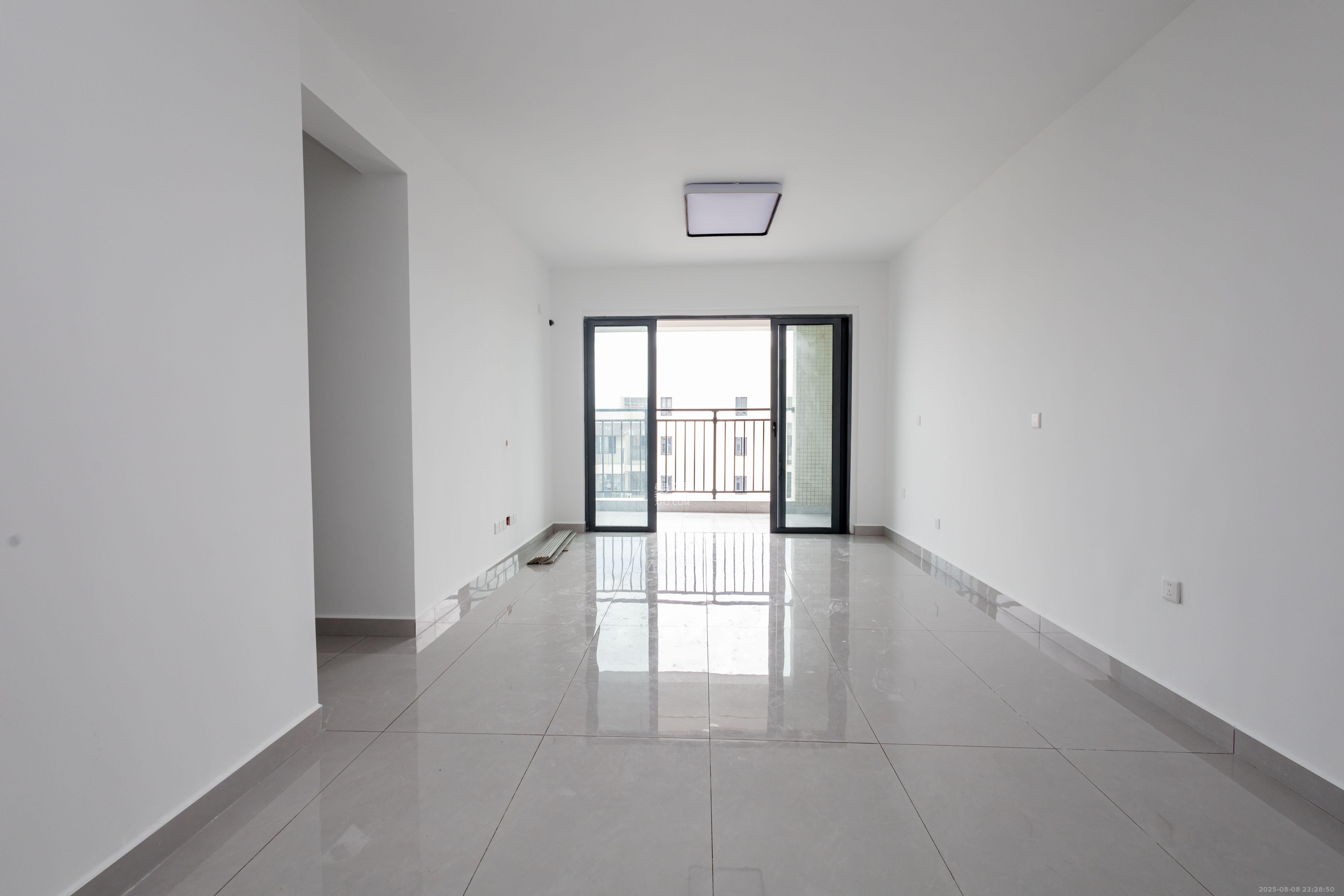 敏捷珑玥府  3室2厅2卫    67.0万