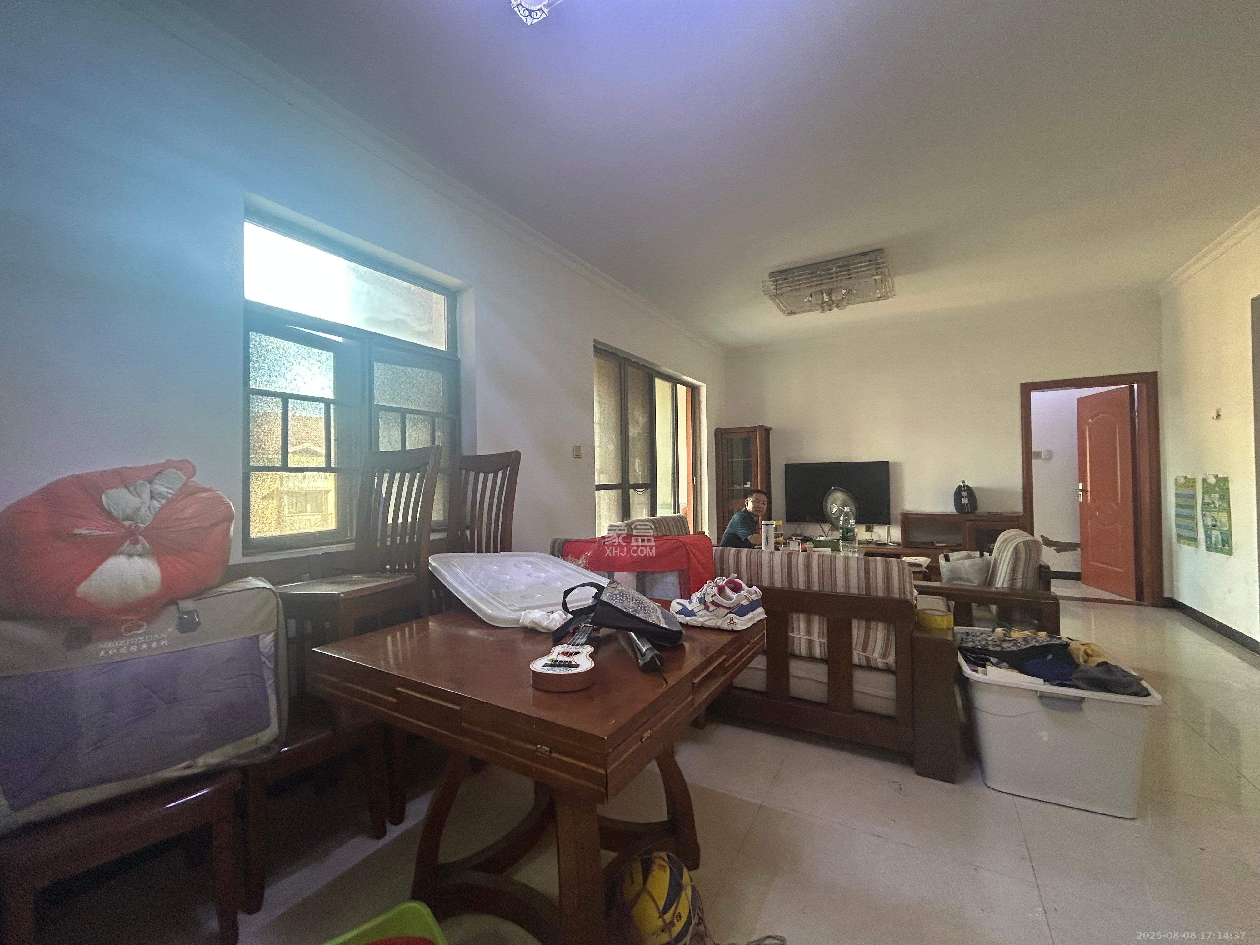 米兰春天  4室2厅2卫    2200.0元/月 米兰春天  4室2厅2卫    2200.0元/月