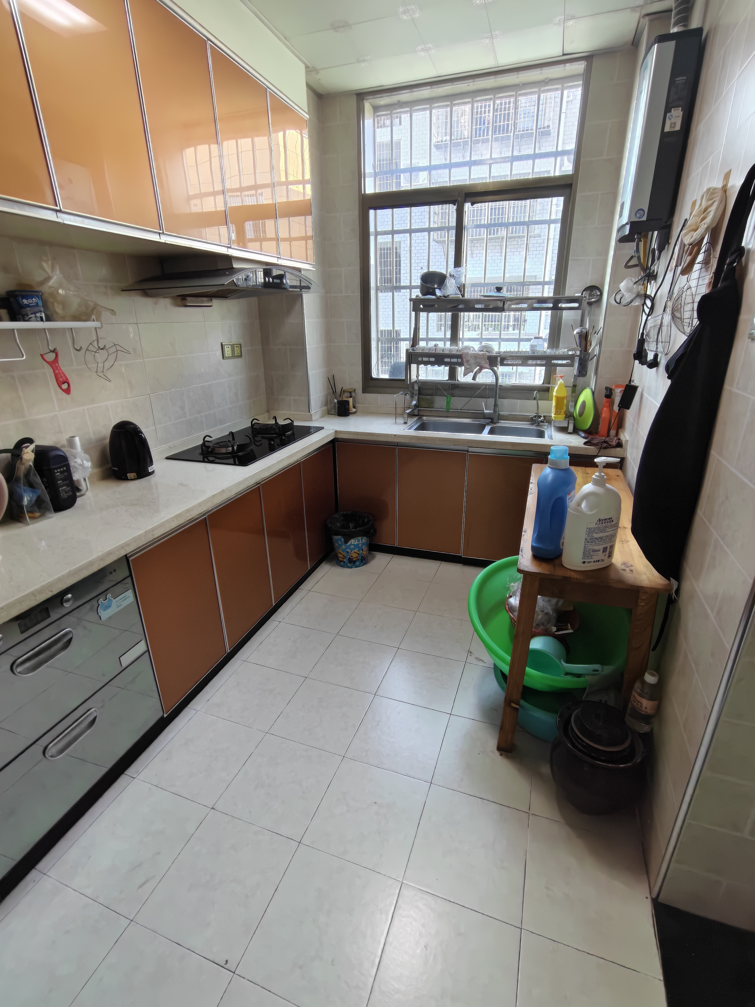 娄底第五完全小学  4室2厅2卫    55.8万客厅