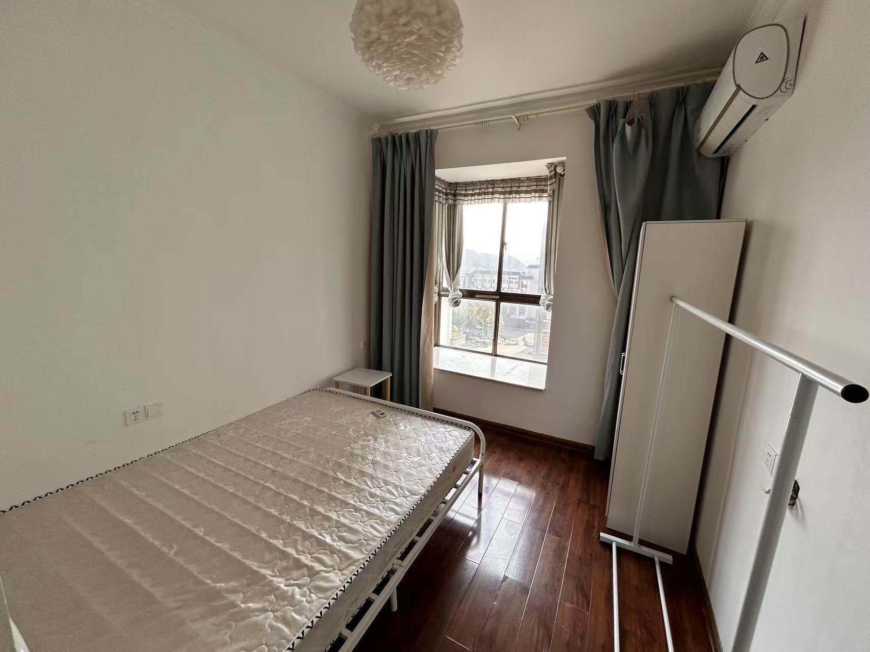 鸿泰冶金雅苑 1室1厅1卫 1500.0元/月 鸿泰冶金雅苑 1室1厅1卫 1500.0元/月室内图