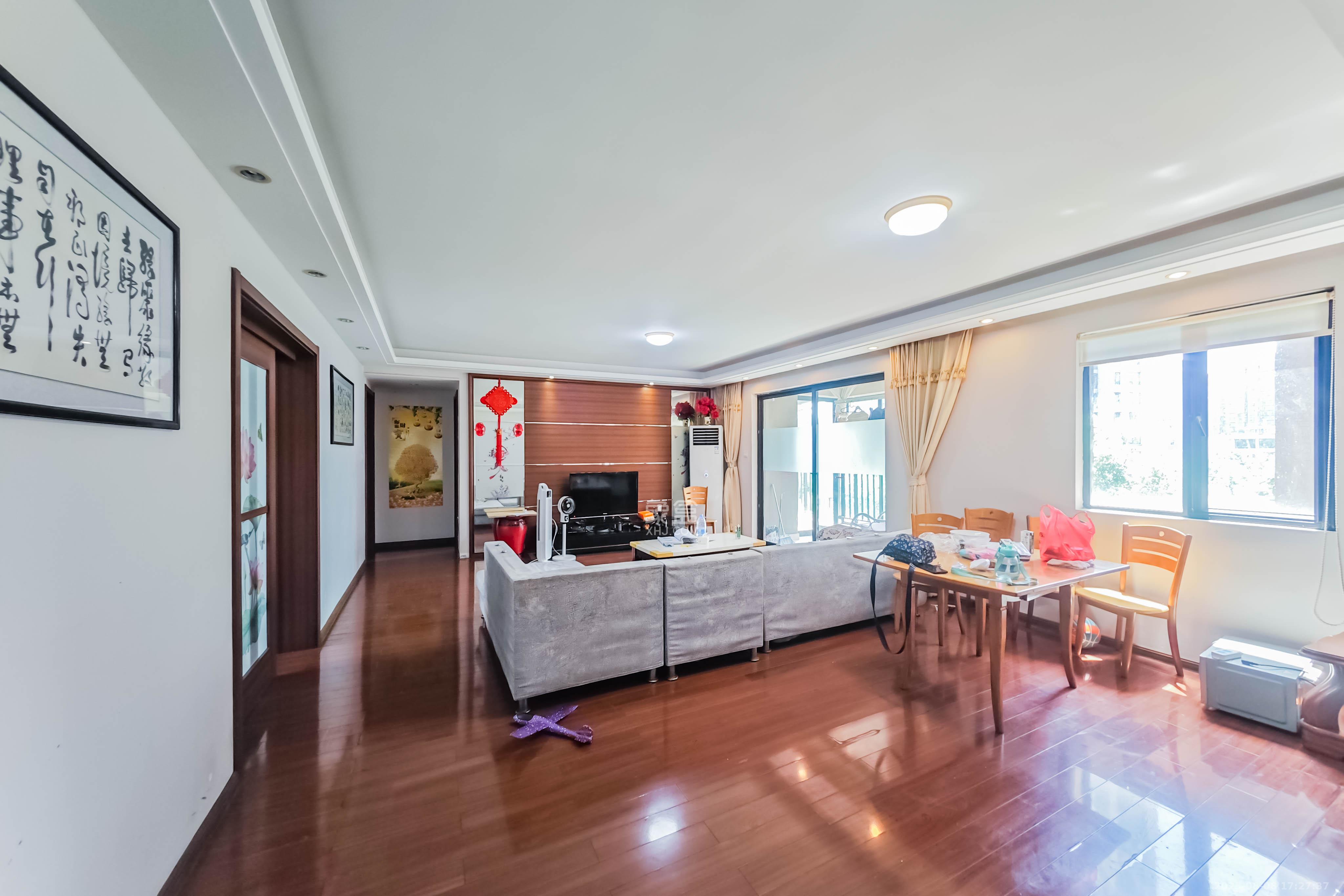 万科金域华府一期  3室2厅1卫    138.0万 万科金域华府一期  3室2厅1卫    138.0万客厅