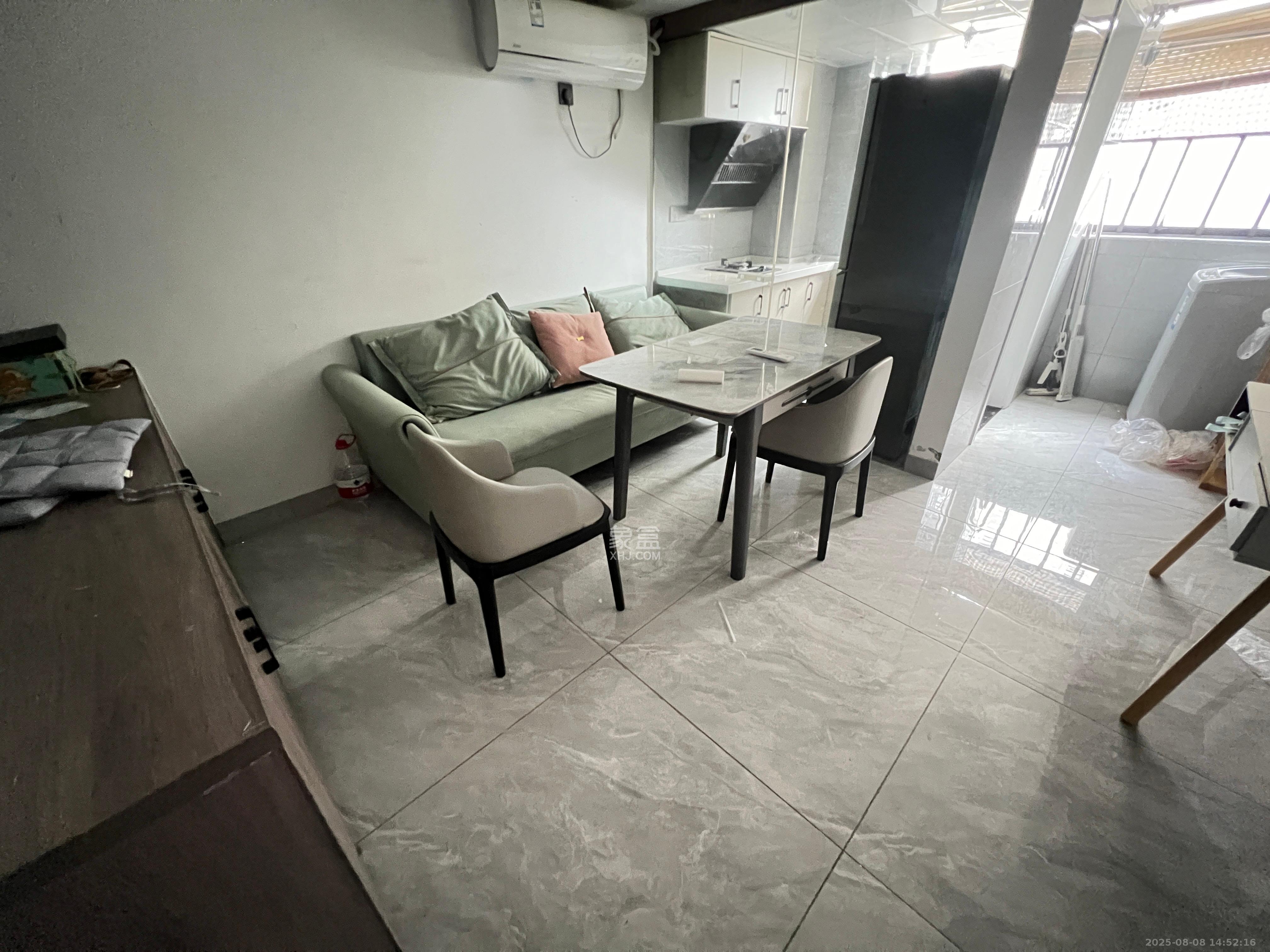 天鸿天府(天鸿中央大院) 2室1厅1卫 1900.0元/月 天鸿天府(天鸿中央大院) 2室1厅1卫 1900.0元/月室内图