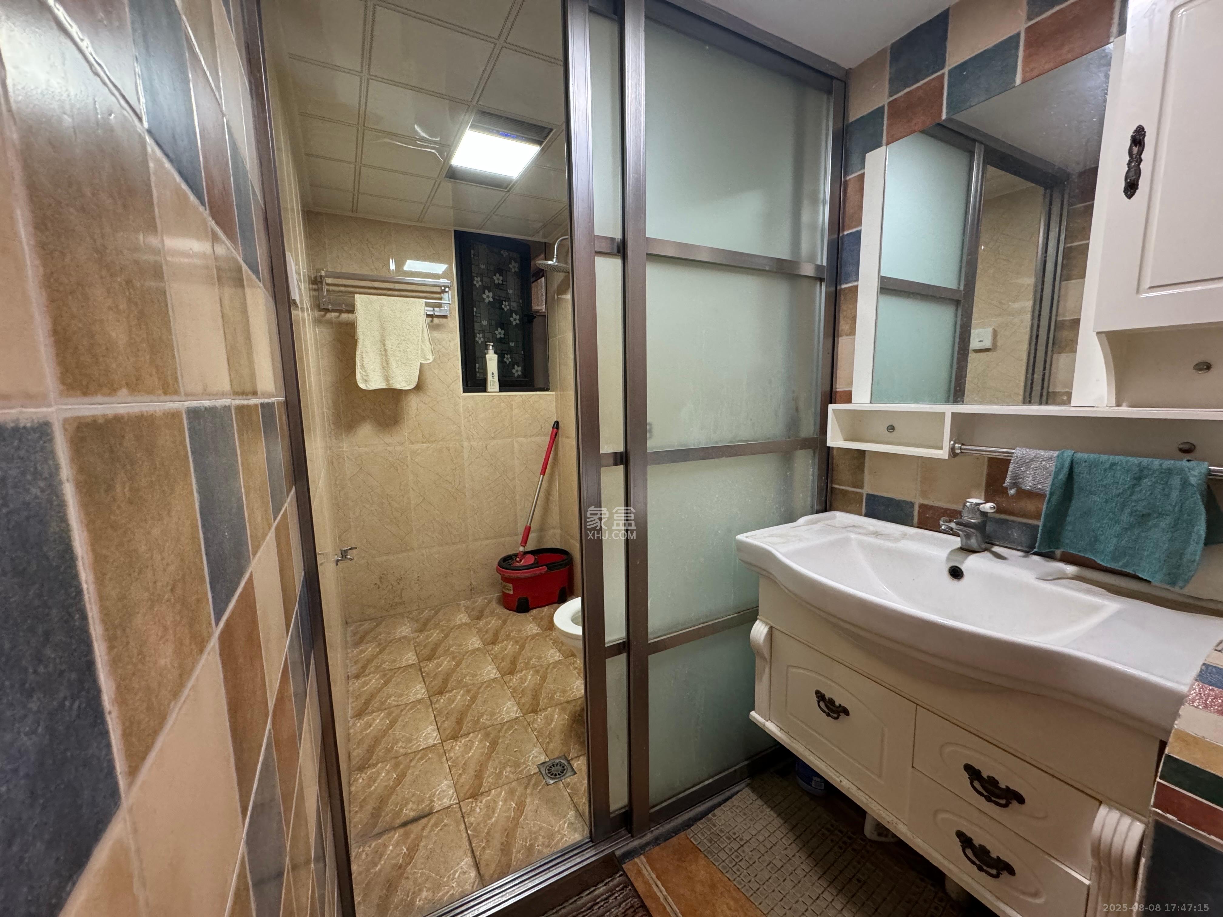 中信凯旋蓝岸(中信新城三期)  3室2厅1卫    2400.0元/月 中信凯旋蓝岸(中信新城三期)  3室2厅1卫    2400.0元/月室内图