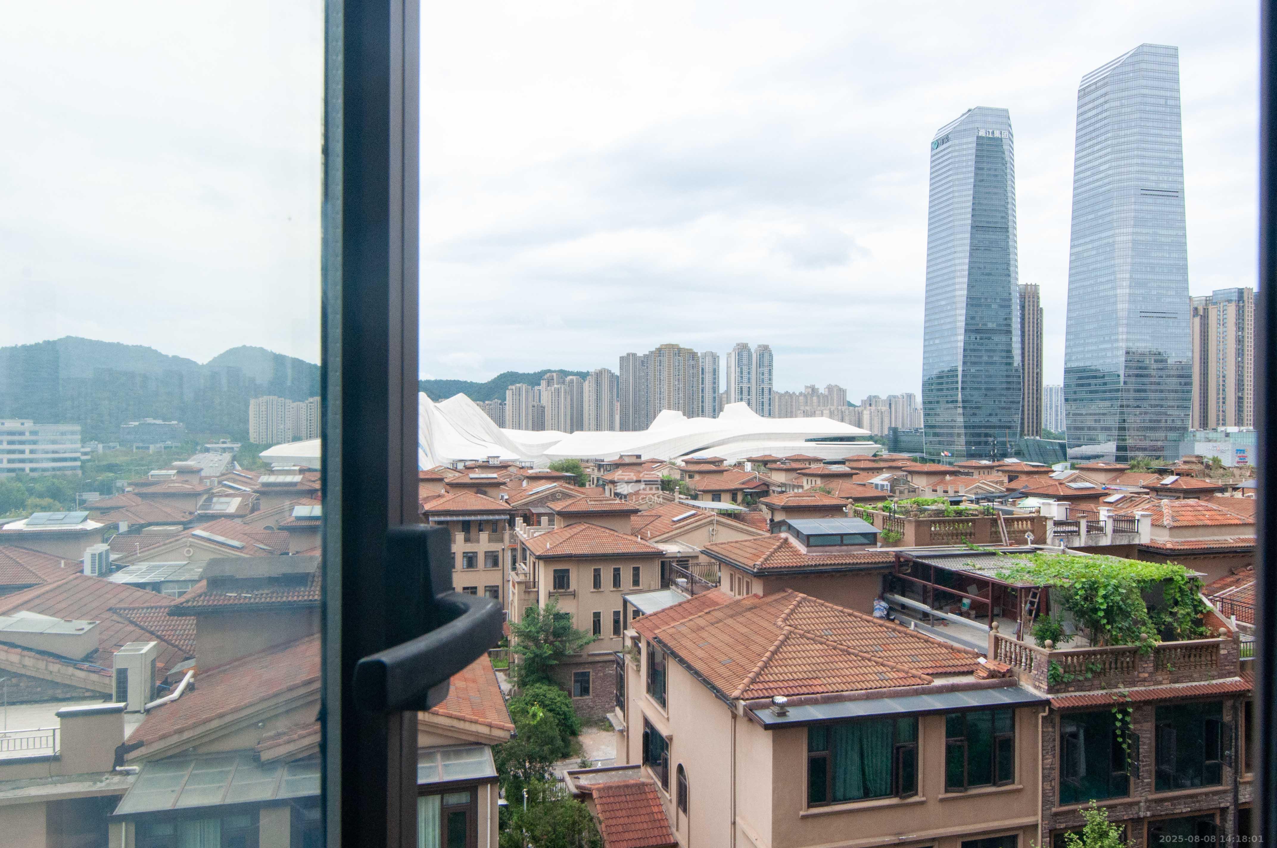 振业城一期  3室2厅2卫    168.0万其他