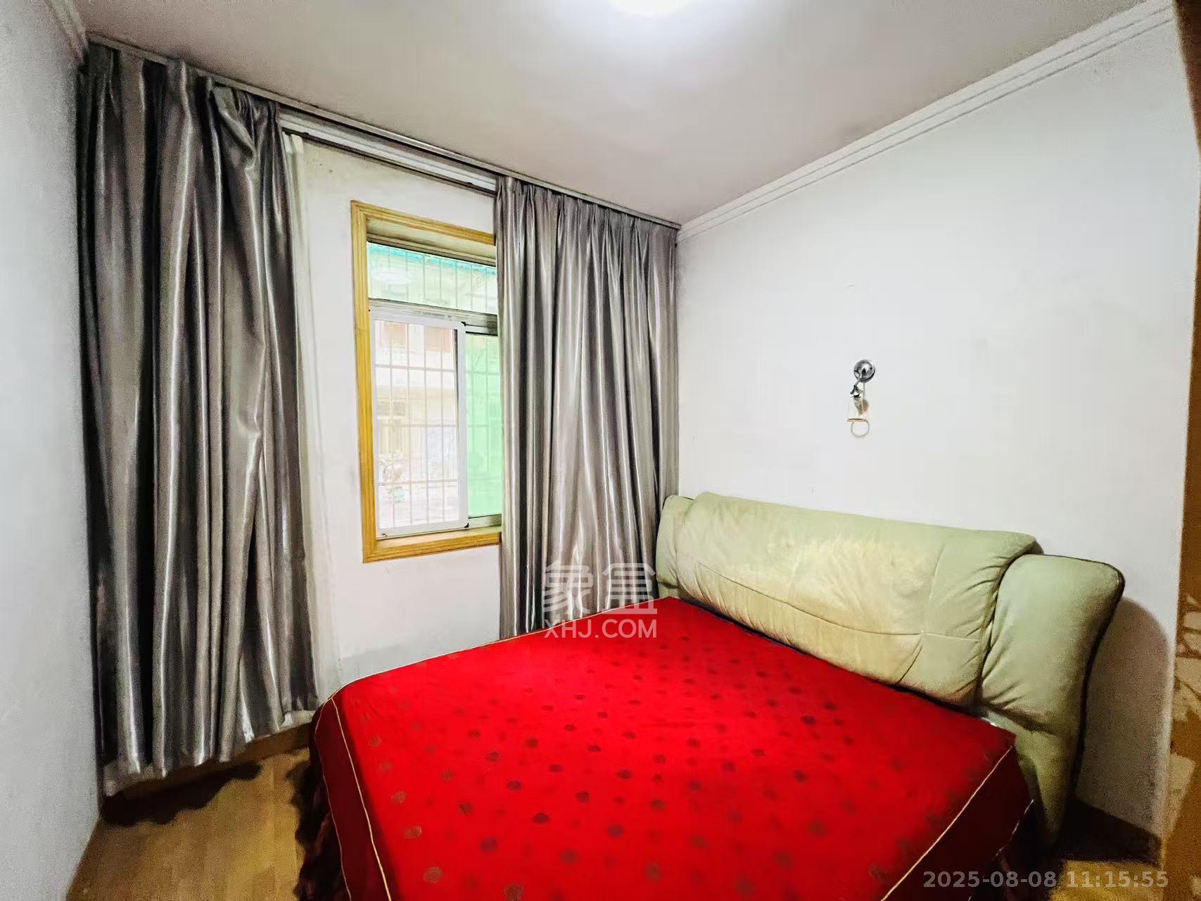 东瓜山二村  1室2厅1卫    1200.0元/月 东瓜山二村  1室2厅1卫    1200.0元/月室内图1