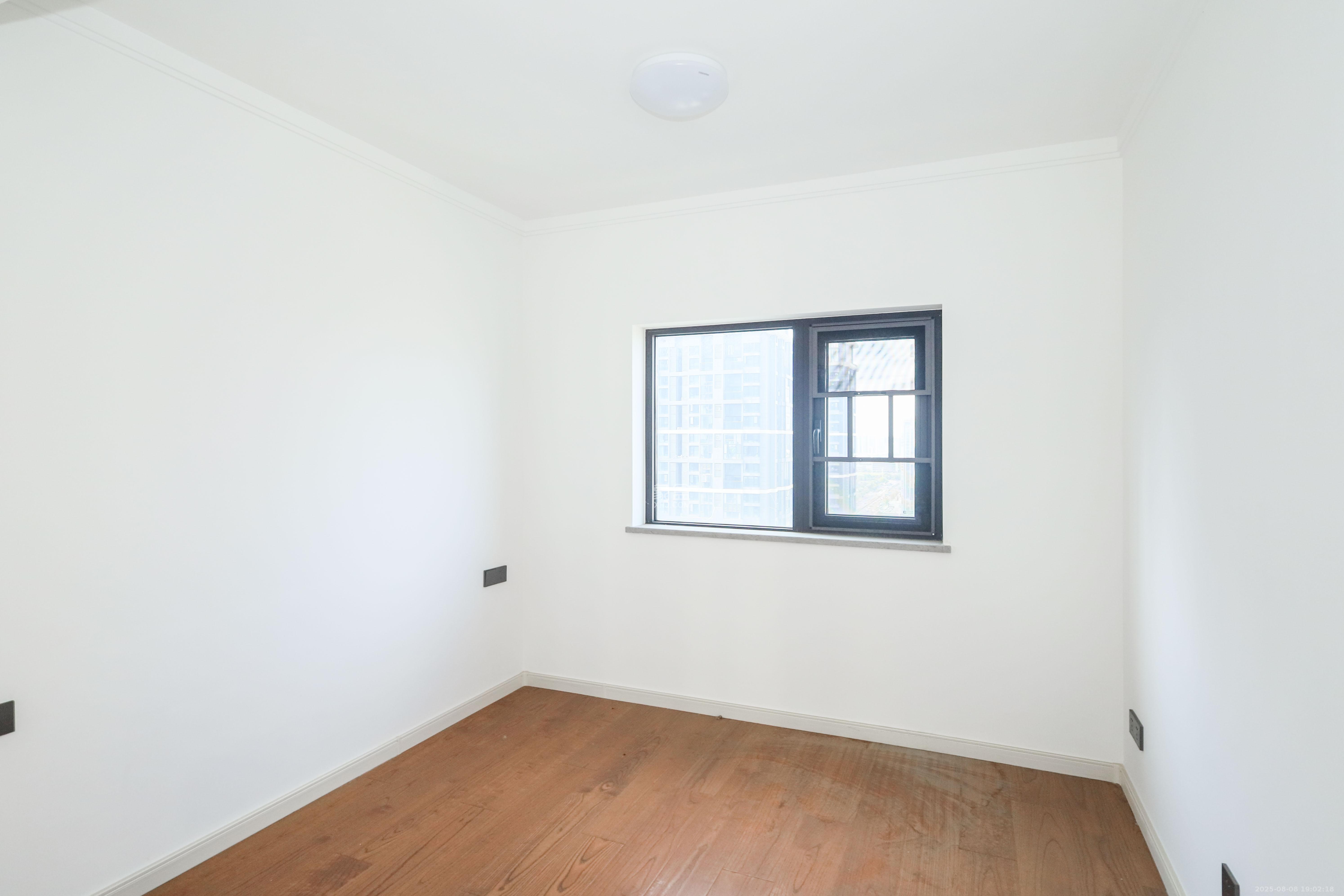 万科金色梦想A区  4室2厅2卫    145.0万卧室