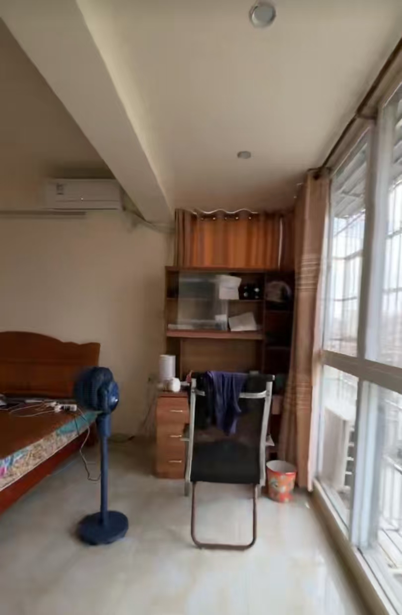 绿岛新居  3室2厅1卫   78.00万
