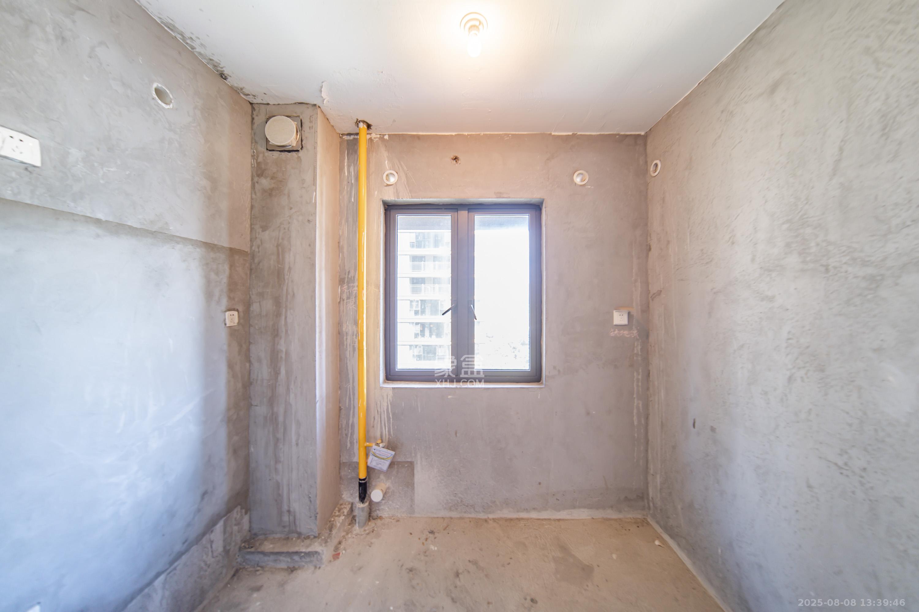 建发电建江山悦  4室2厅2卫    125.0万厨房