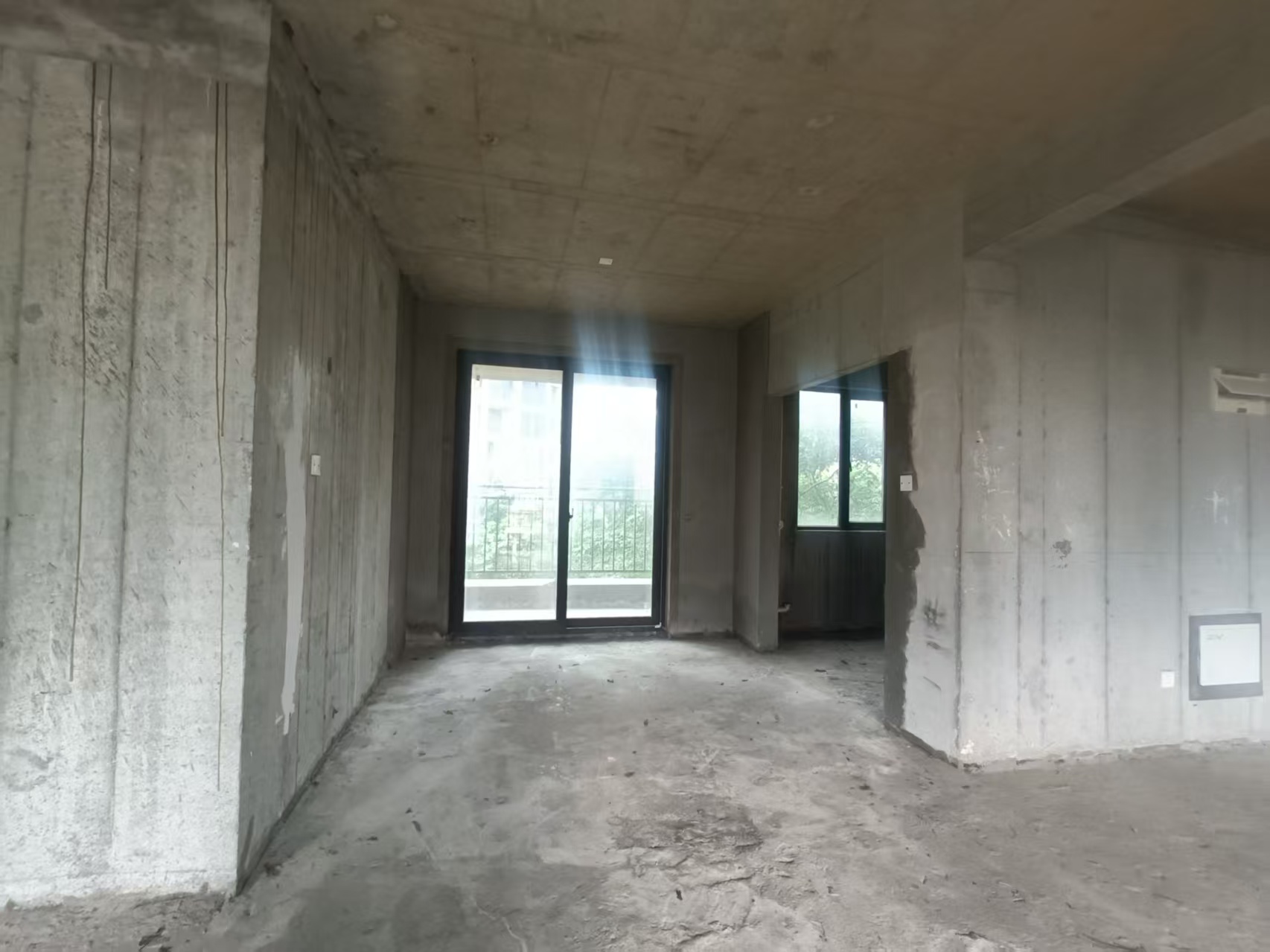 保利香槟国际  4室2厅2卫    55.28万小区图