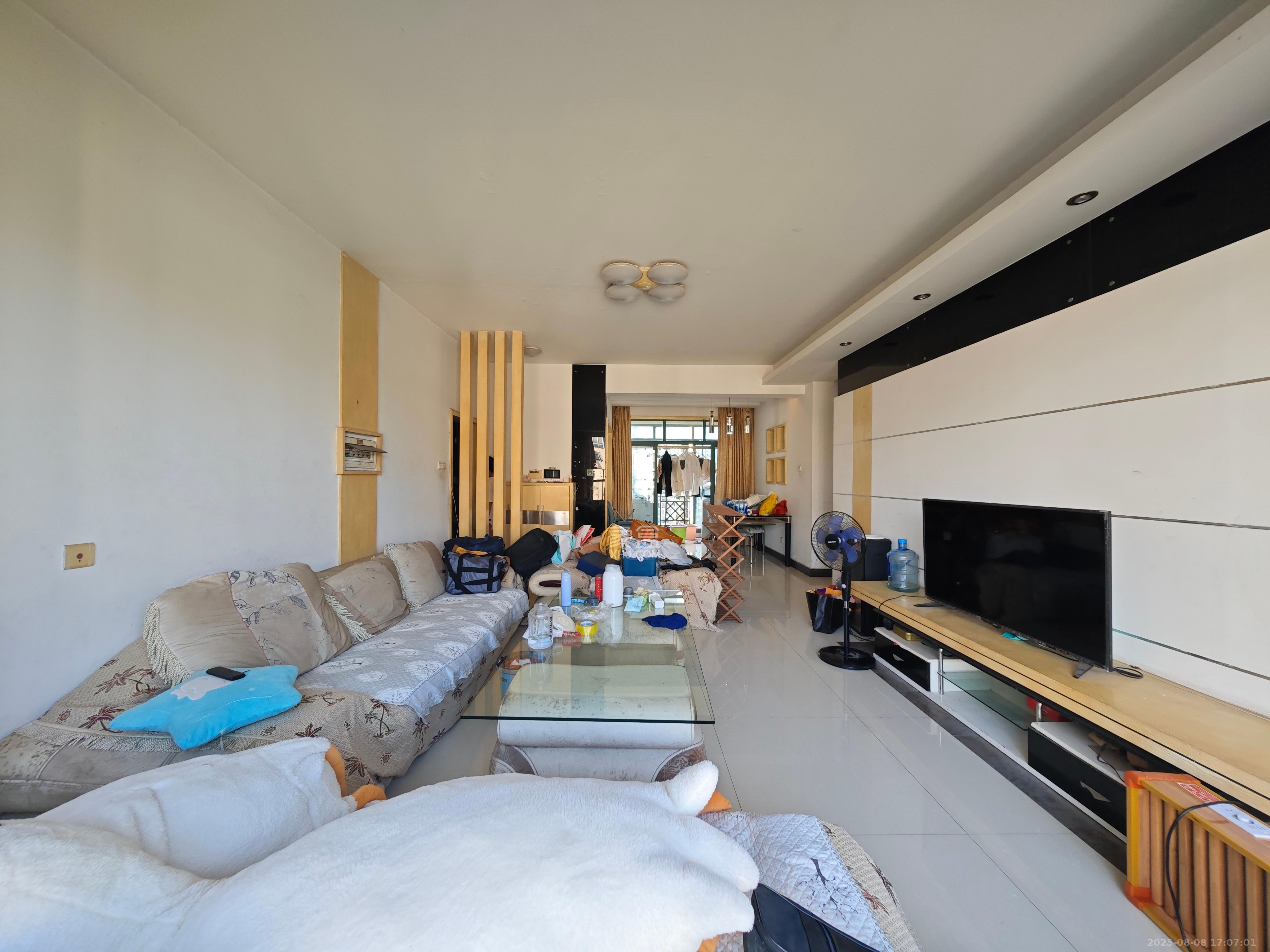 圣爵菲斯  3室2厅2卫    2180.0元/月 圣爵菲斯  3室2厅2卫    2180.0元/月室内图