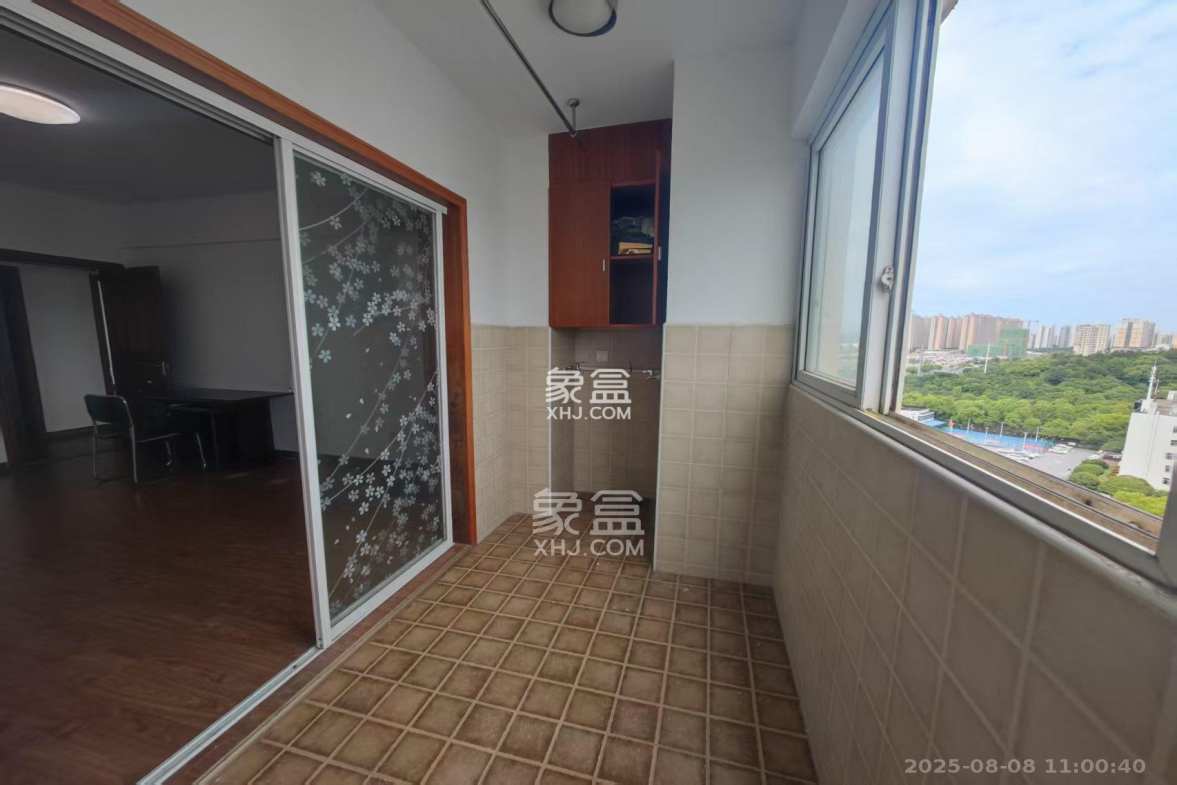 开源鑫阁 4室2厅1卫 2400.0元/月 开源鑫阁 4室2厅1卫 2400.0元/月室内图